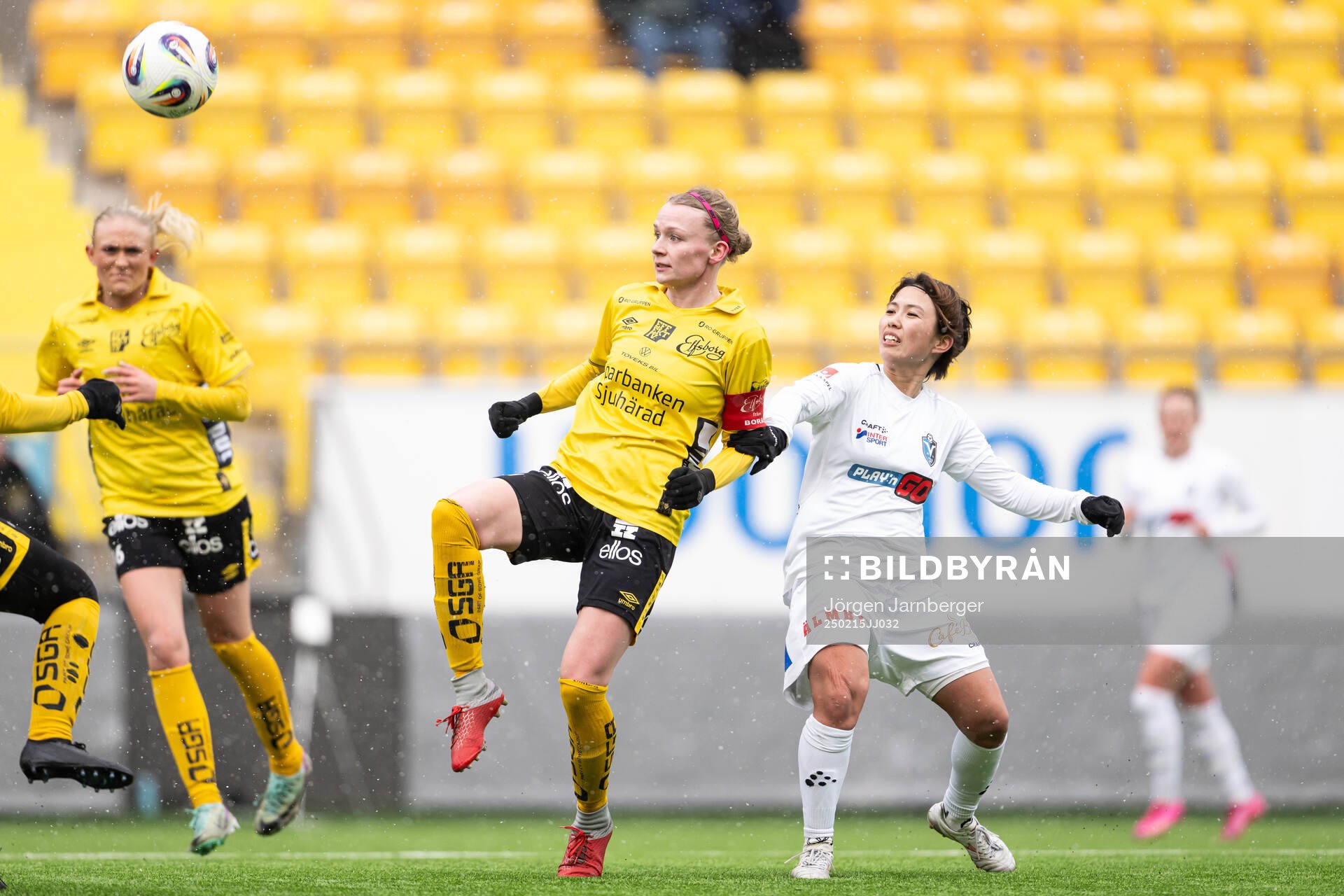 Elfsborgs Leann Nyström och Växjö DFFs Miho Kamogawa