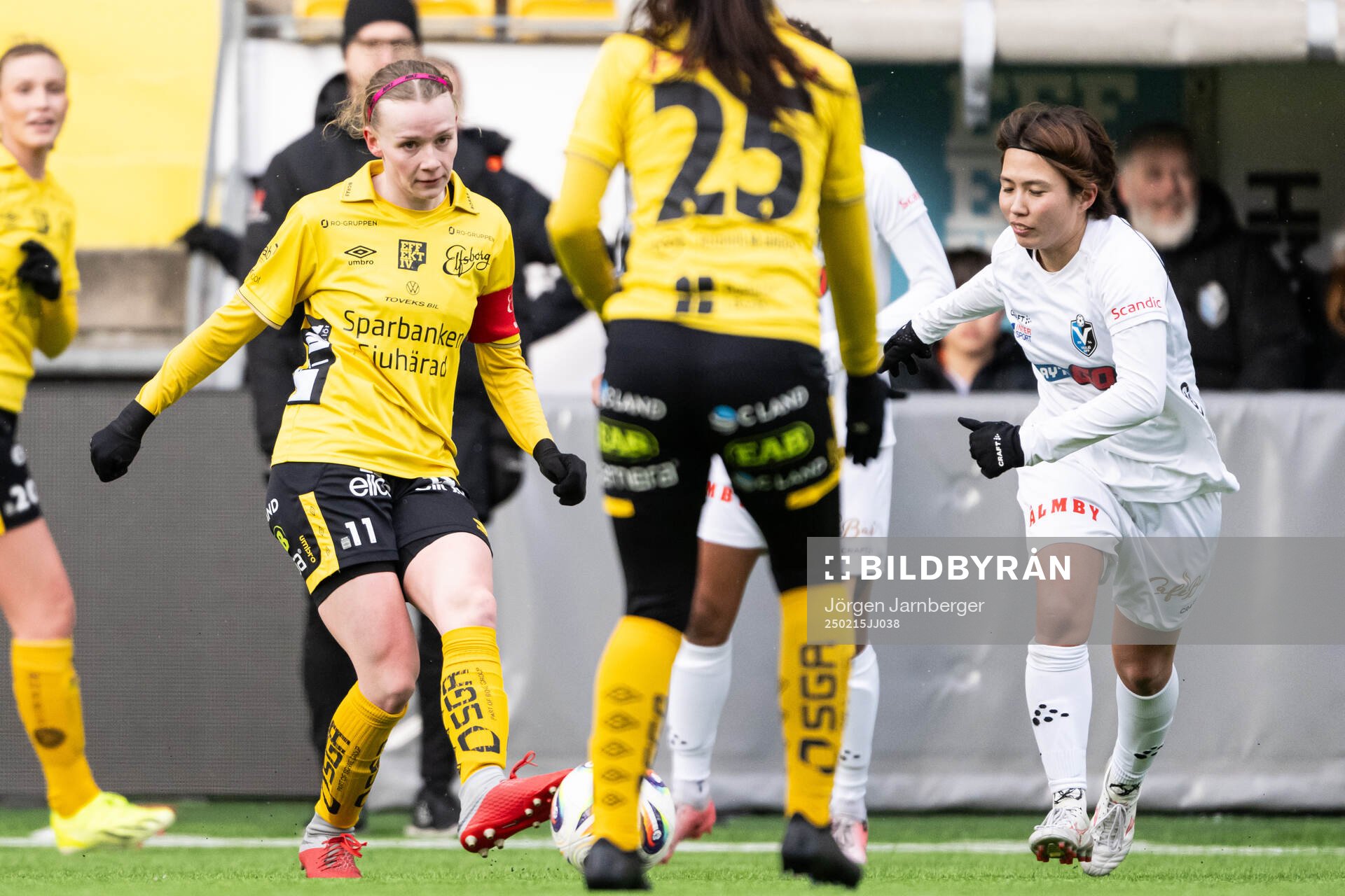 Elfsborgs Leann Nyström och Växjö DFFs Suzu Amano