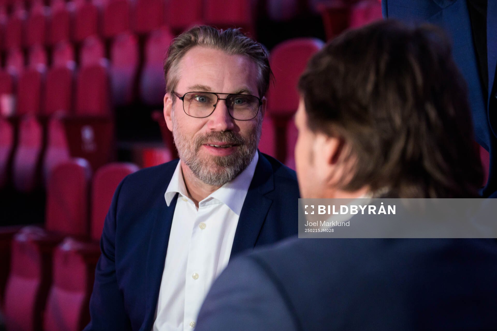 Former players Peter Forsberg of Sweden and Teemu Selänne