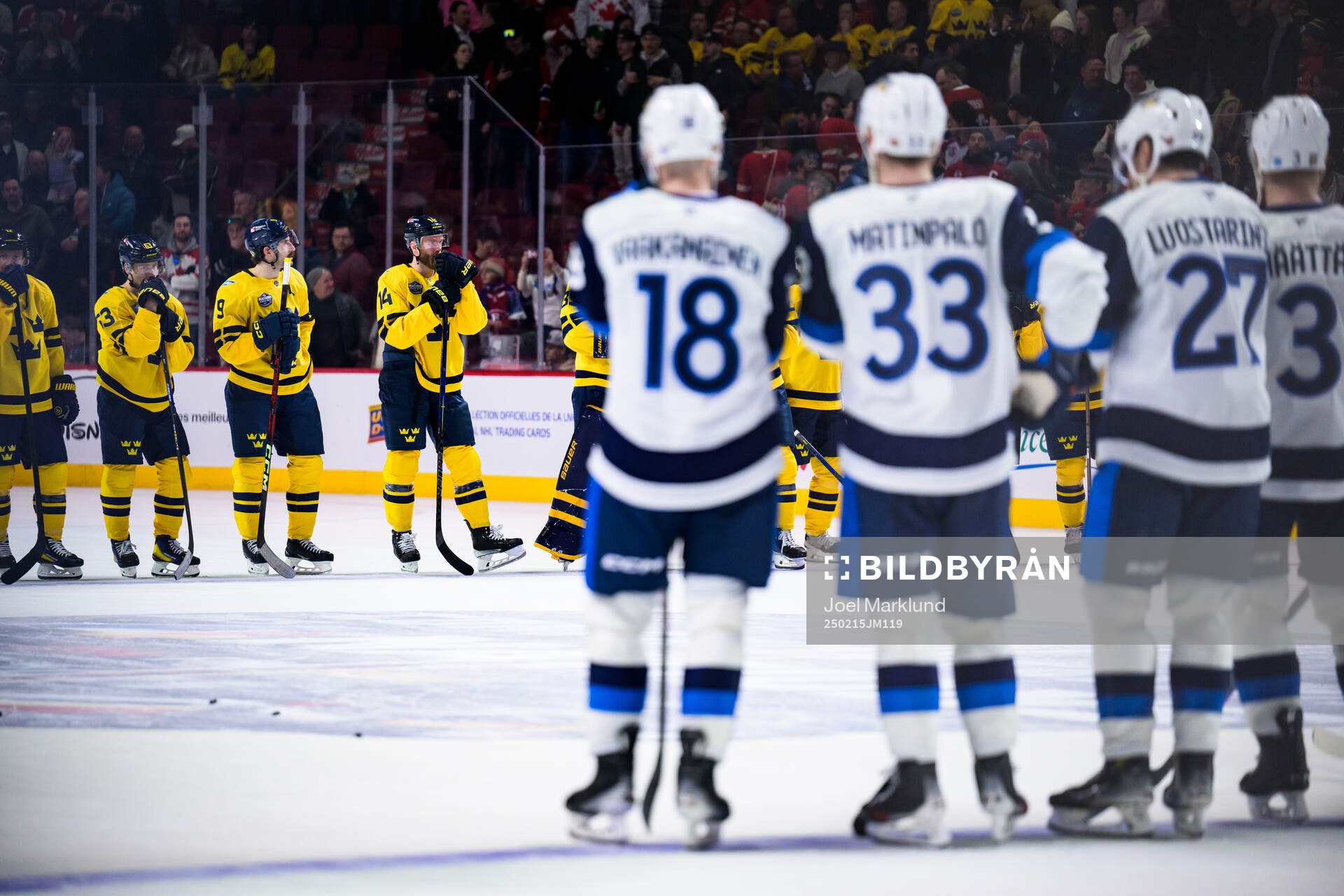 Players of Sweden look dejected