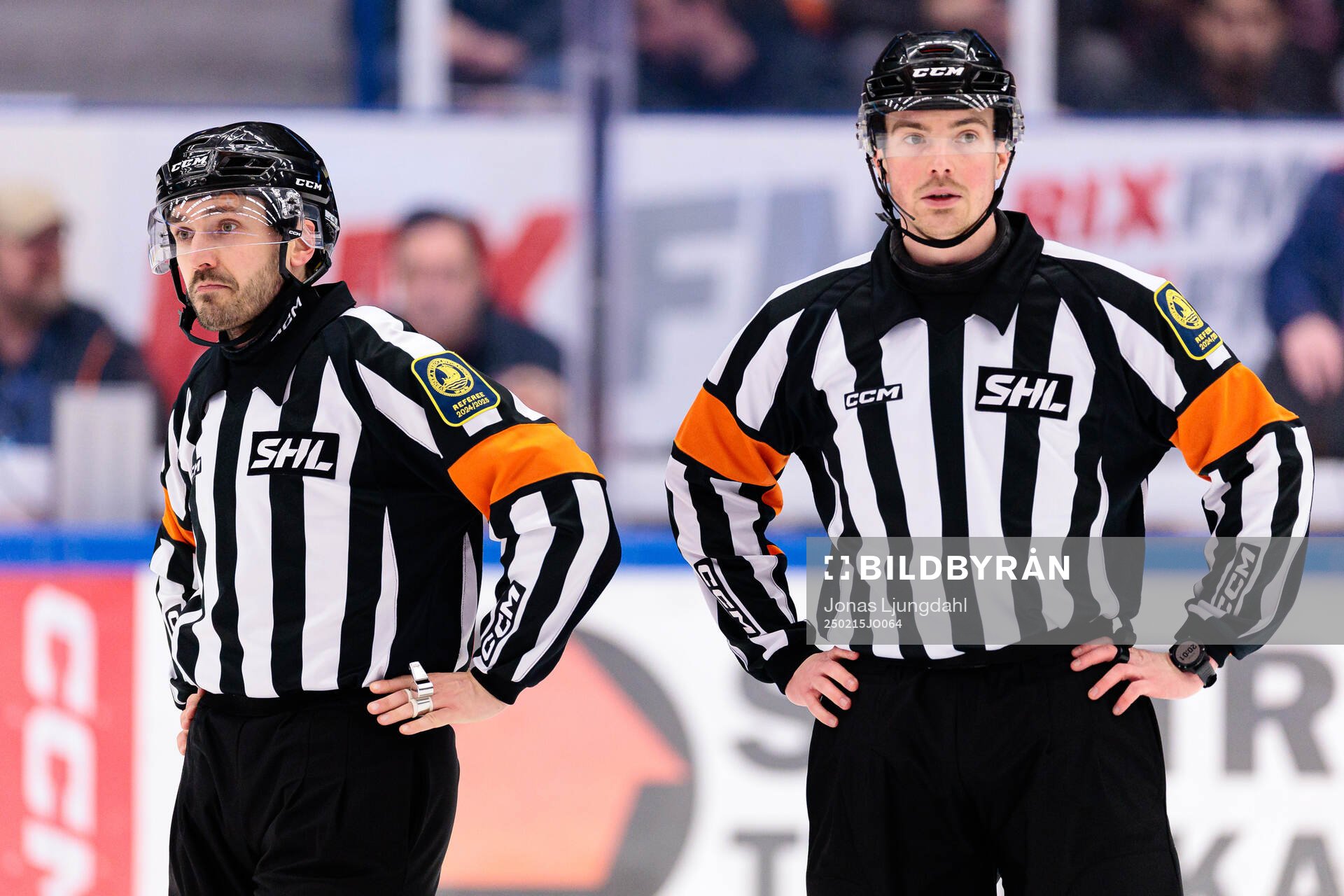 Domare Mattias Enroth och Domare Filip Eriksson