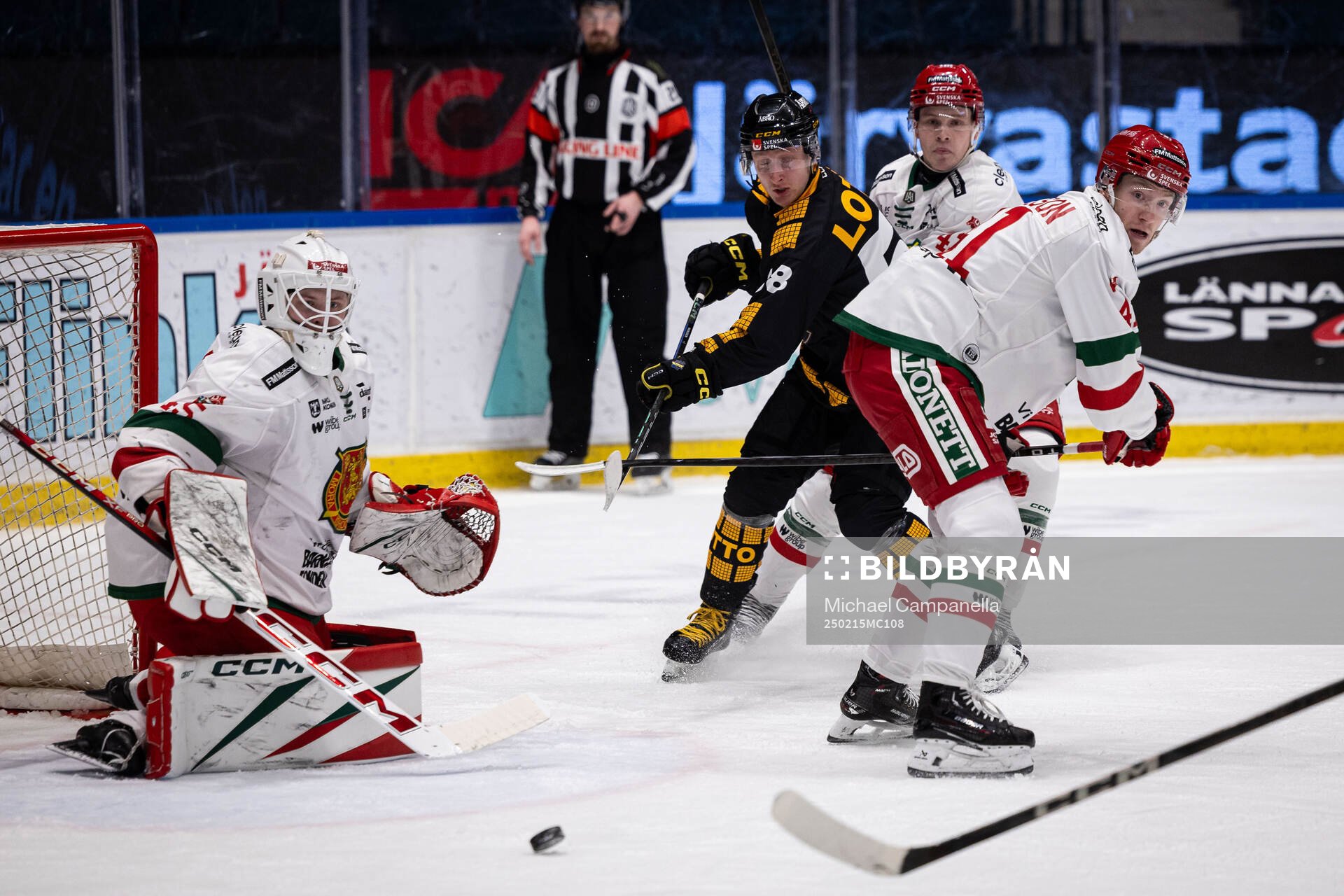 Moras målvakt Jani Lampinen och Anton Ohlsson mot AIKs