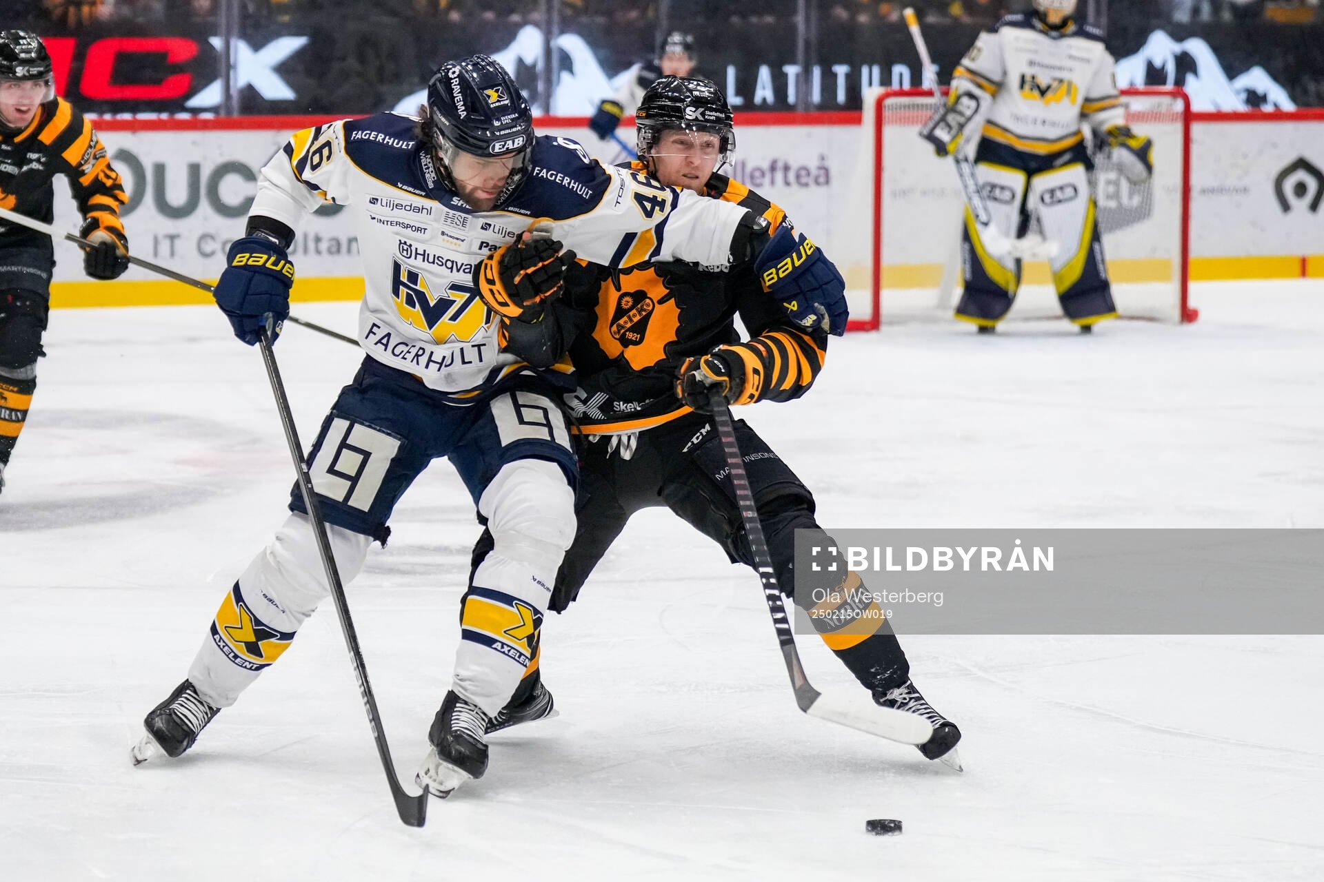 HV71s Joona Luoto och Skellefteås Jonathan Davidsson