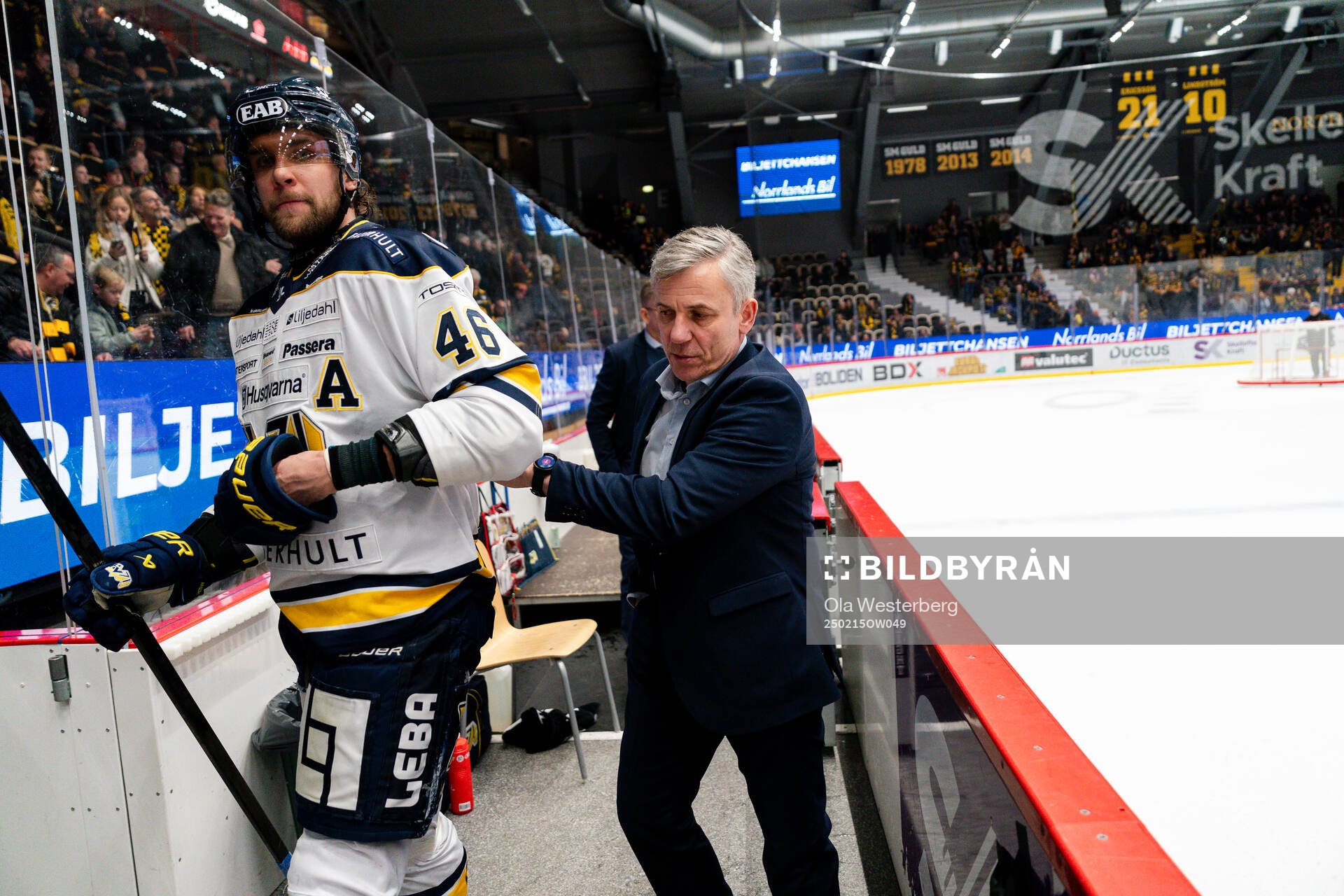HV71s Joona Luoto och HV71s assisterande tränare Fredrik