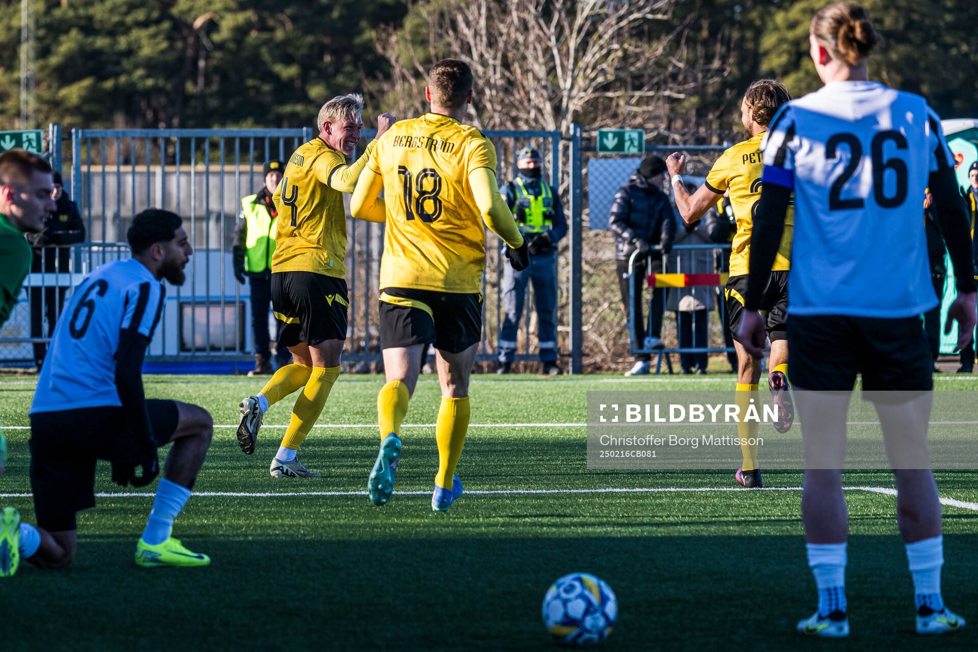Mjällbys Herman Johansson jublar