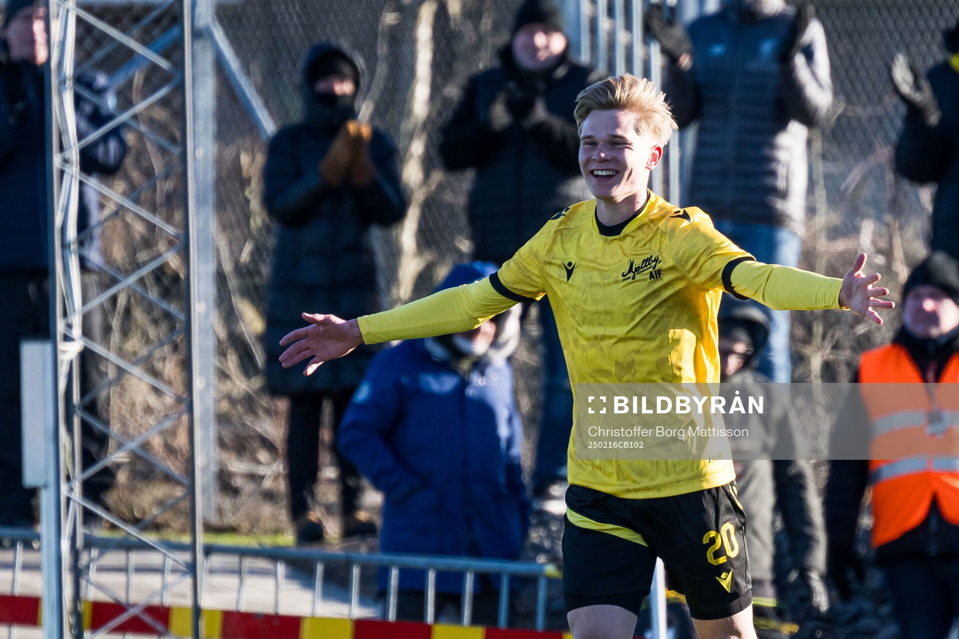 Mjällbys Måns Isaksson jublar