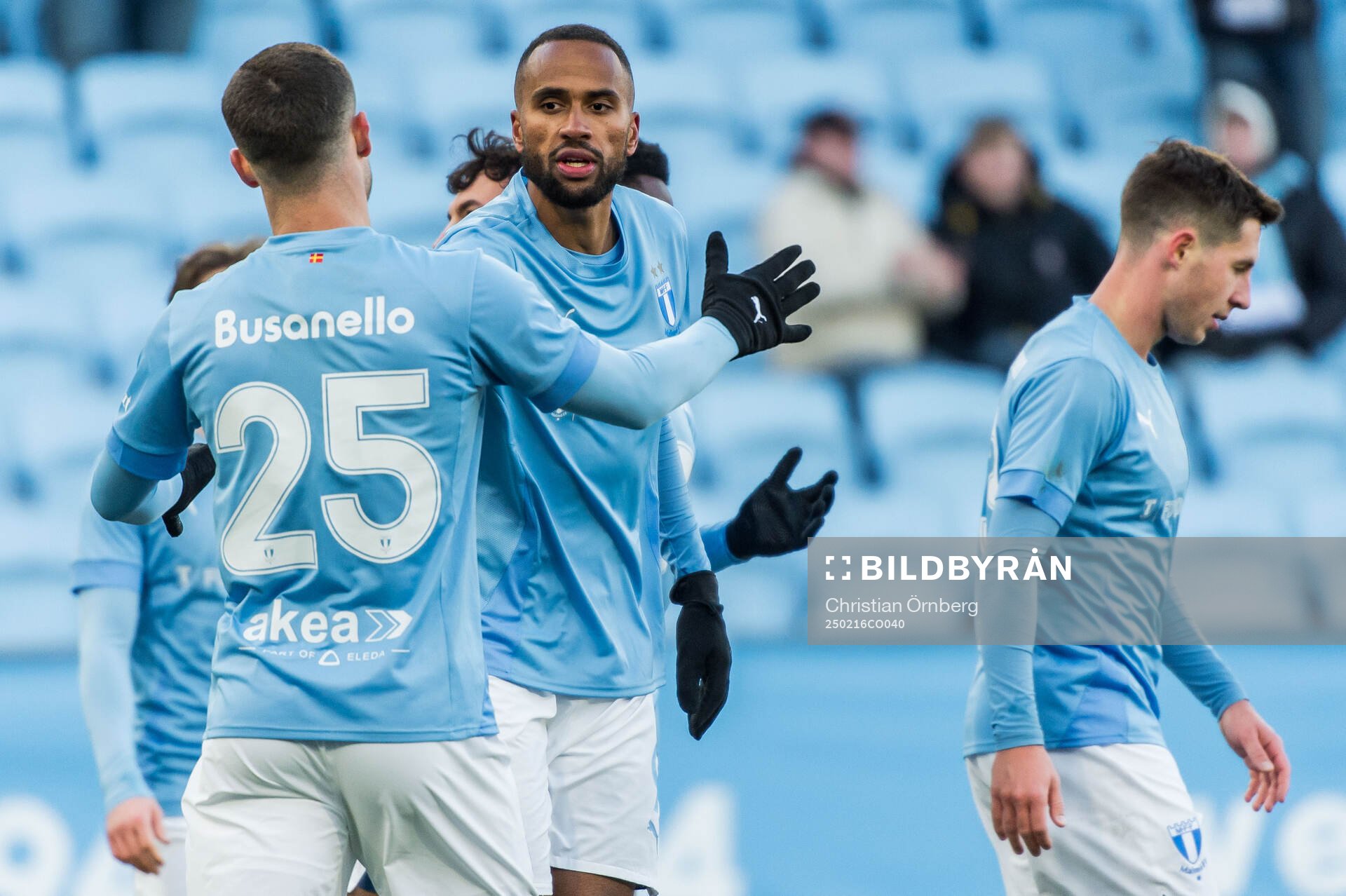 Malmö FFs Isaac Kiese Thelin jublar efter 5-0 under fotbollsmatchen i Svenska Cupen mellan Malmö FF och Utsikten den 16 februari 2025 i Malmö.