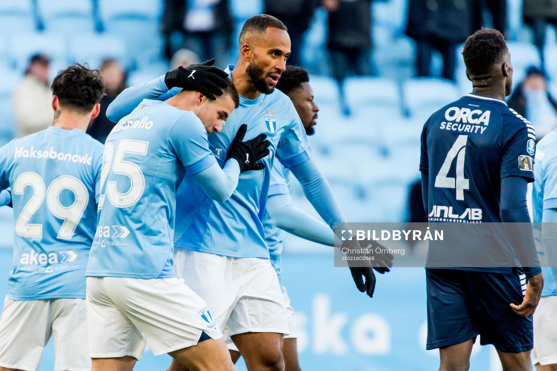 Malmö FFs Gabriel Busanello och Isaac Kiese Thelin jublar
