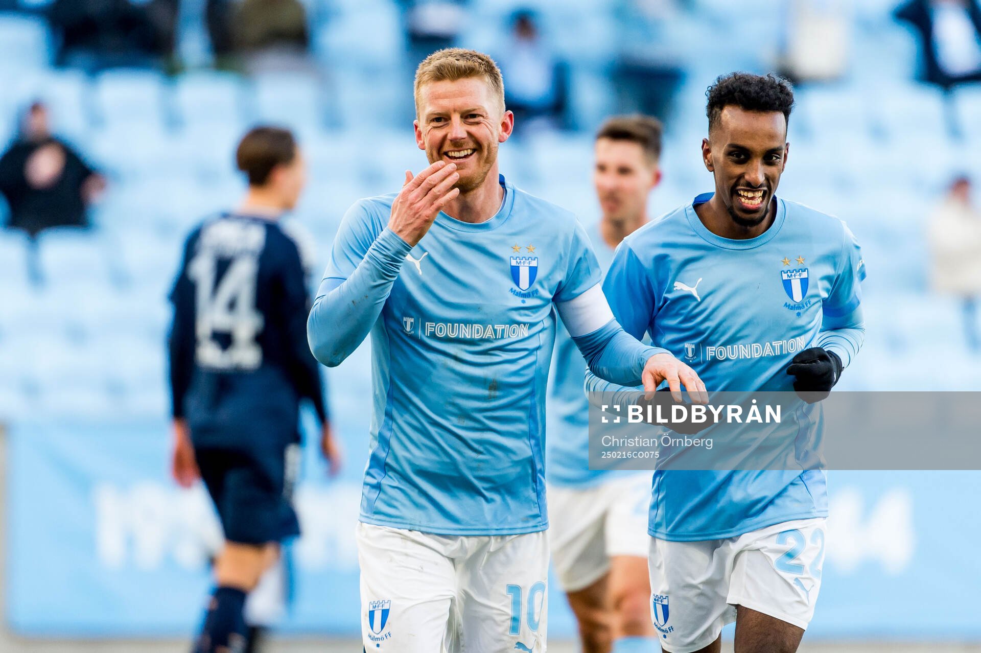 Malmö FFs Anders Christiansen och Taha Ali jublar efter 4-0 under fotbollsmatchen i Svenska Cupen mellan Malmö FF och Utsikten den 16 februari 2025 i Malmö.