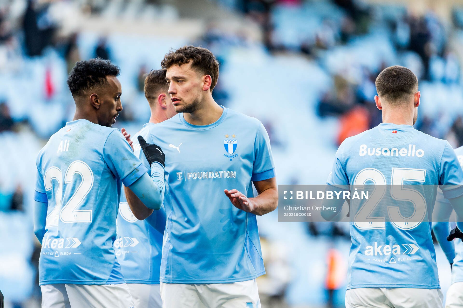 Malmö FFs Taha Ali och Colin Rösler jublar under fotbollsmatchen i Svenska Cupen mellan Malmö FF och Utsikten den 16 februari 2025 i Malmö. 
