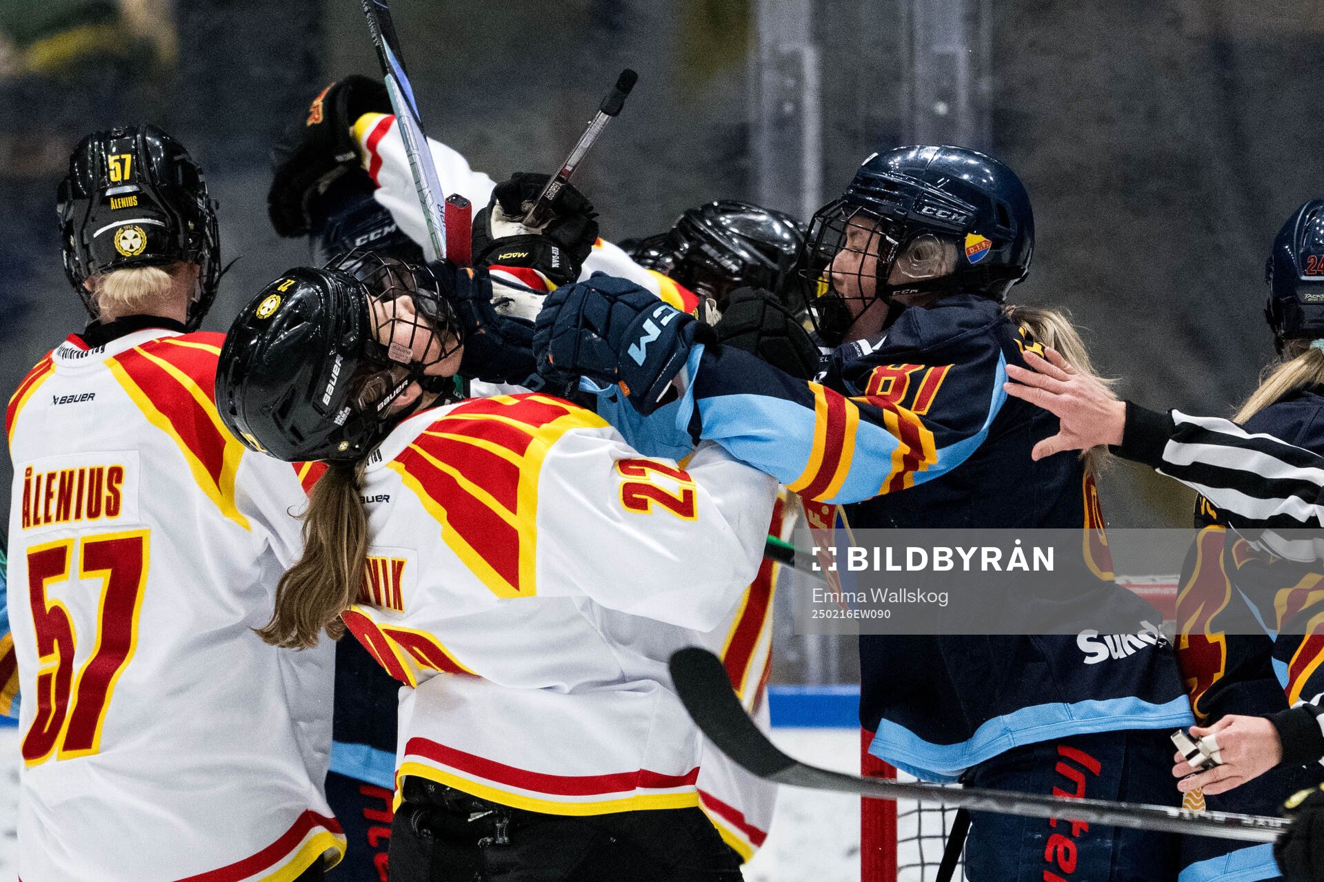 Brynäs Hanna Thuvik och Djurgårdens Isabelle Leijonhielm