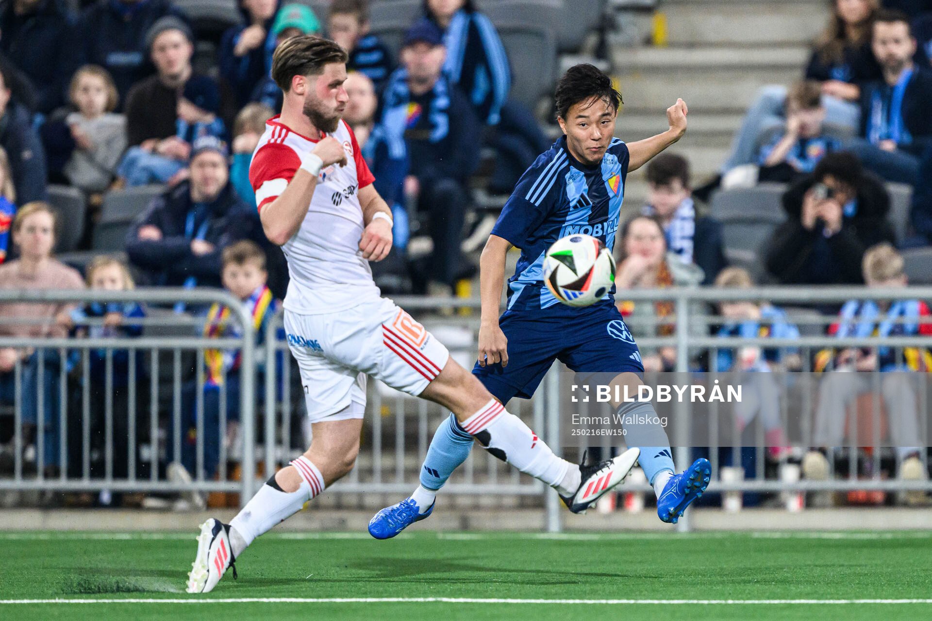 Sandvikens IFs Kasper Harletun och Djurgårdens Keita Kosugi