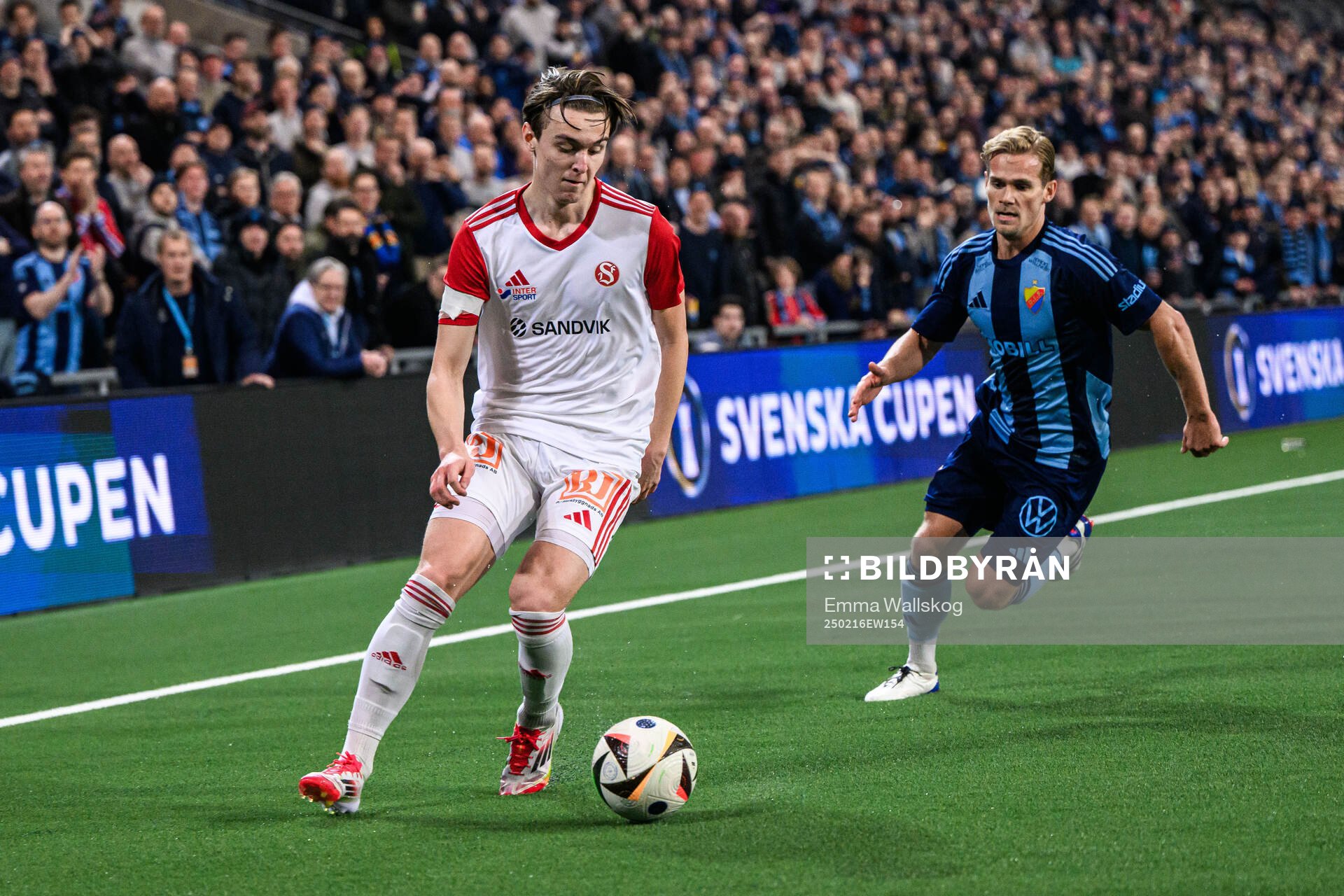 Sandvikens IFs Oscar Sjöstrand och Djurgårdens Hampus