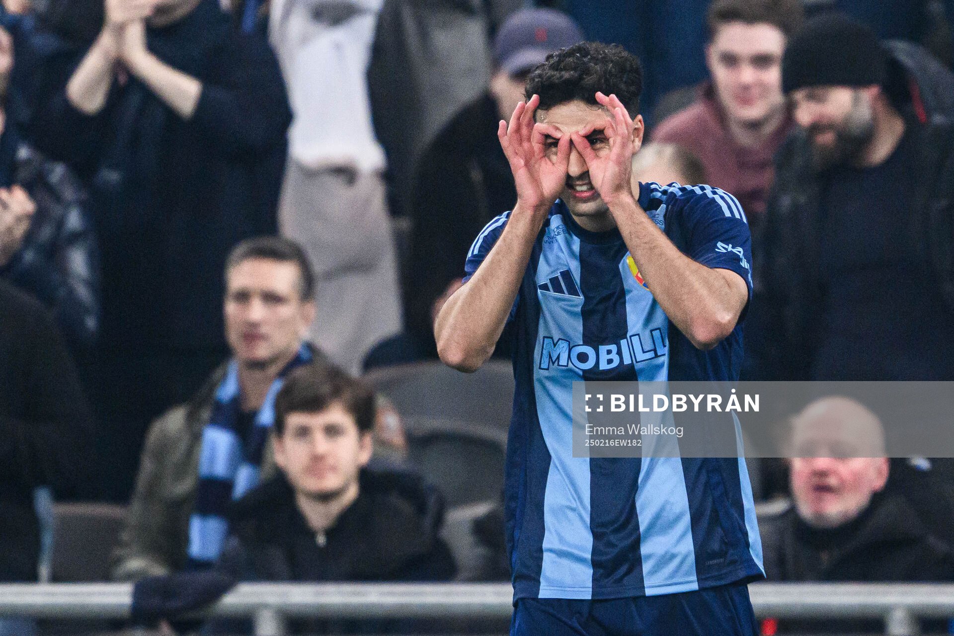 Djurgårdens Deniz Hummet  jublar efter 2-0 under fotbollsmatchen i Svenska Cupen mellan Djurgården och Sandvikens IF den 16 februari 2025 i Stockholm. 