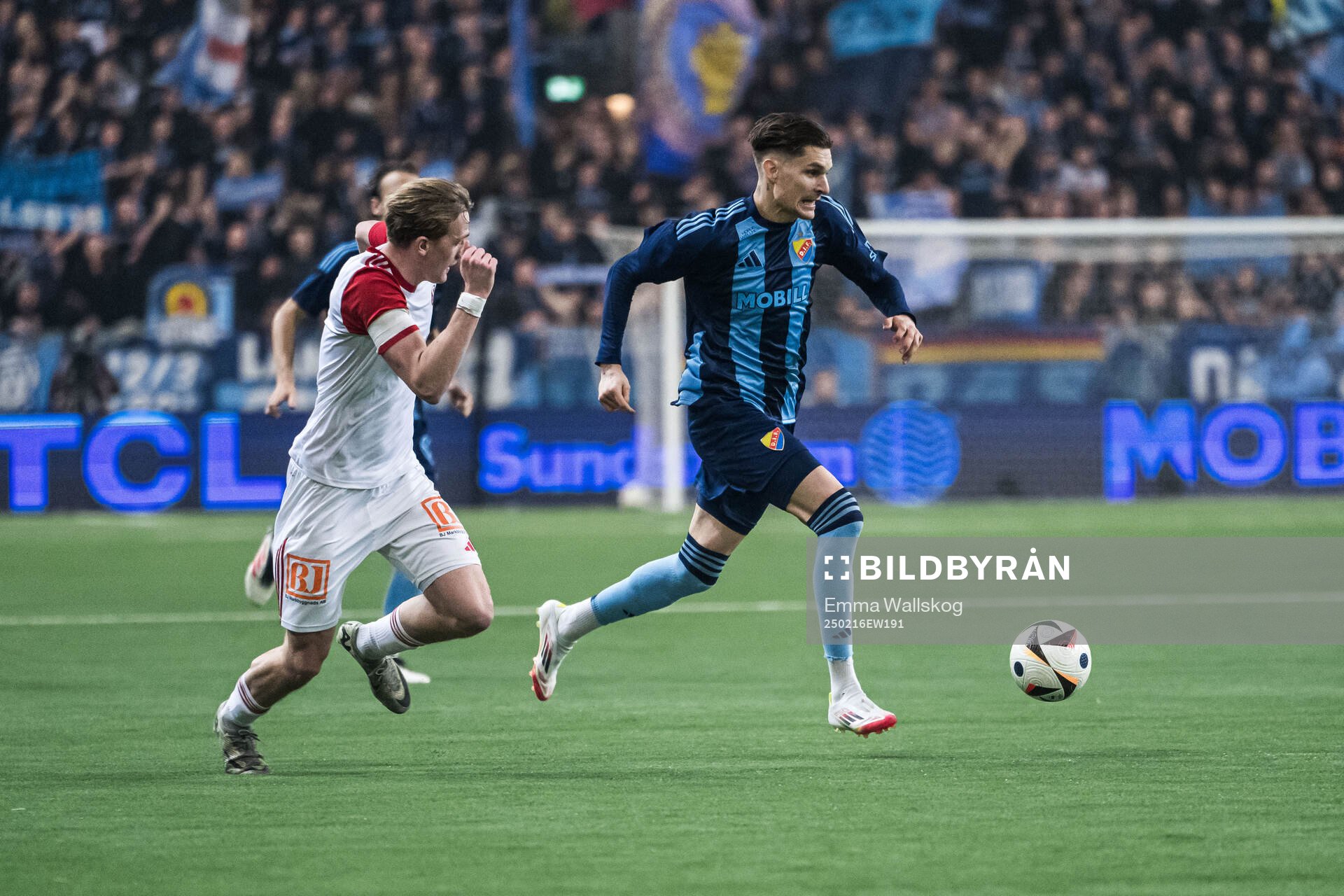 Sandvikens IFs Olle Samuelsson och Djurgårdens Nino Zugelj