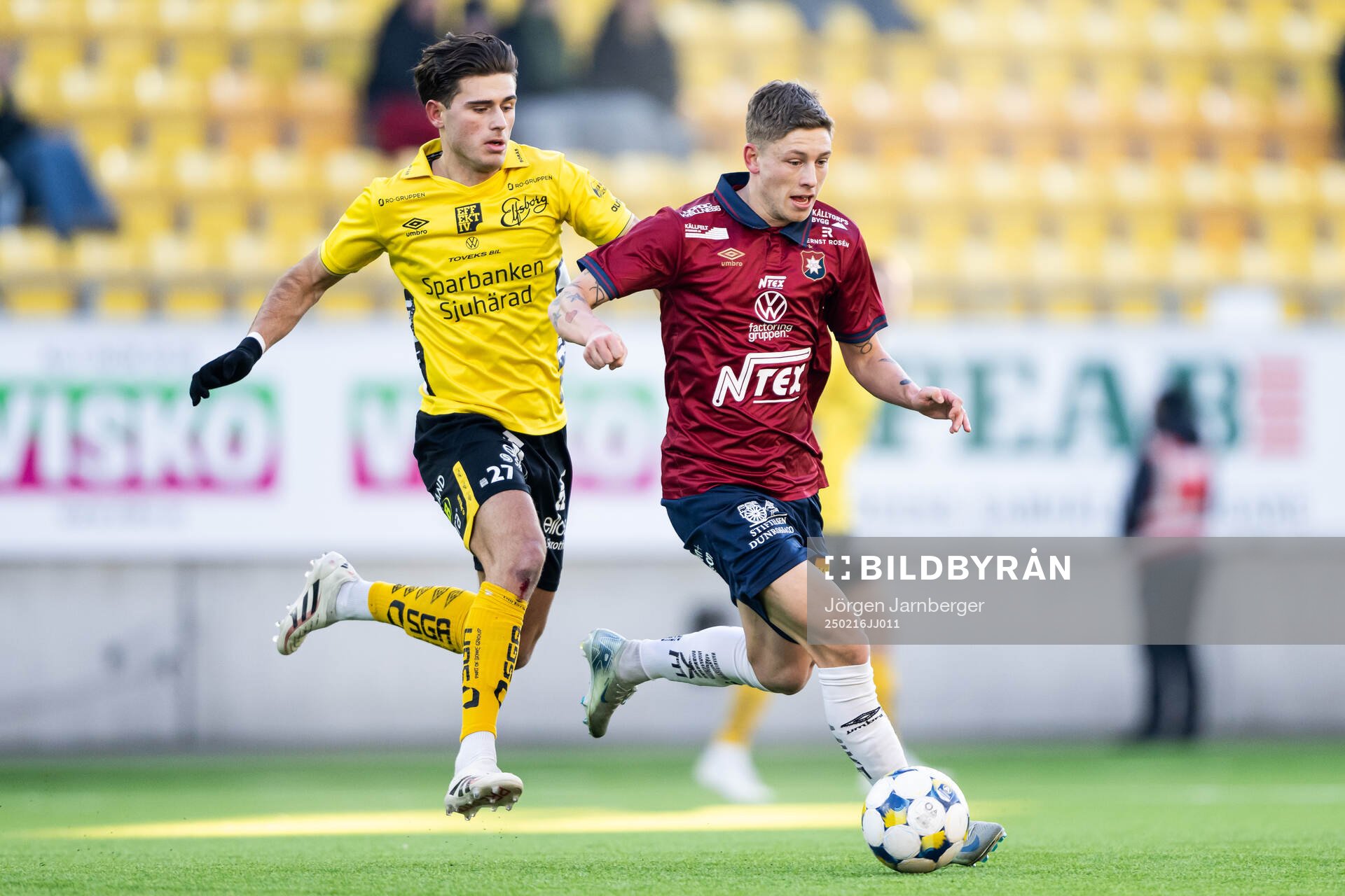 Elfsborgs Besfort Zeneli och Örgrytes Anton Andreasson