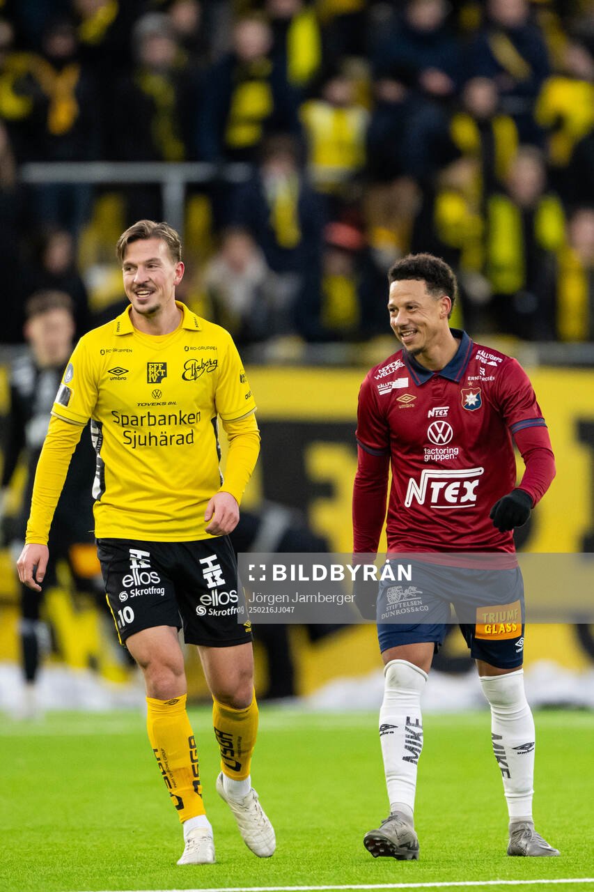 Elfsborgs Simon Olsson och Örgrytes Tobias Sana