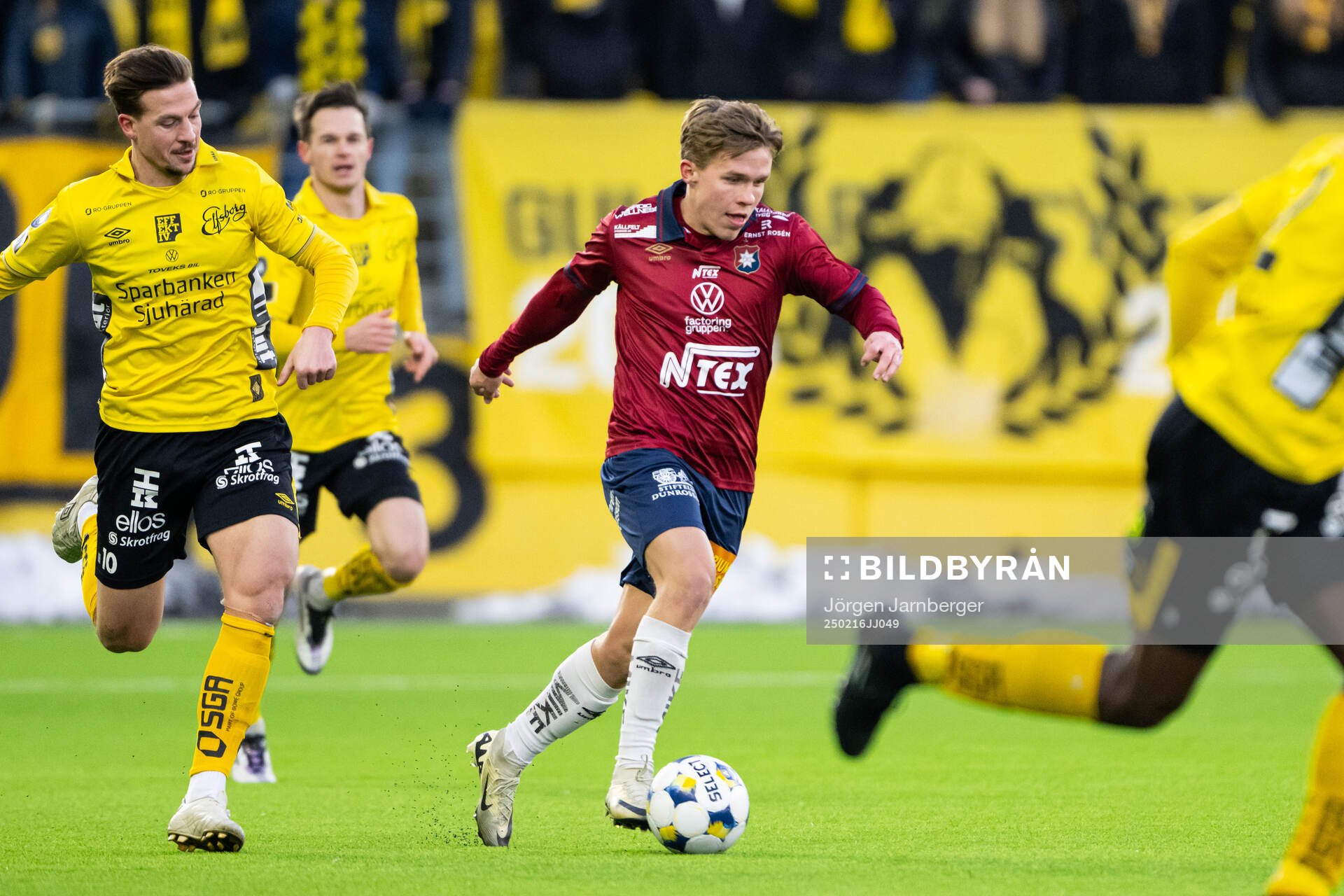 Elfsborgs Simon Olsson och Örgrytes Isak Dahlqvist