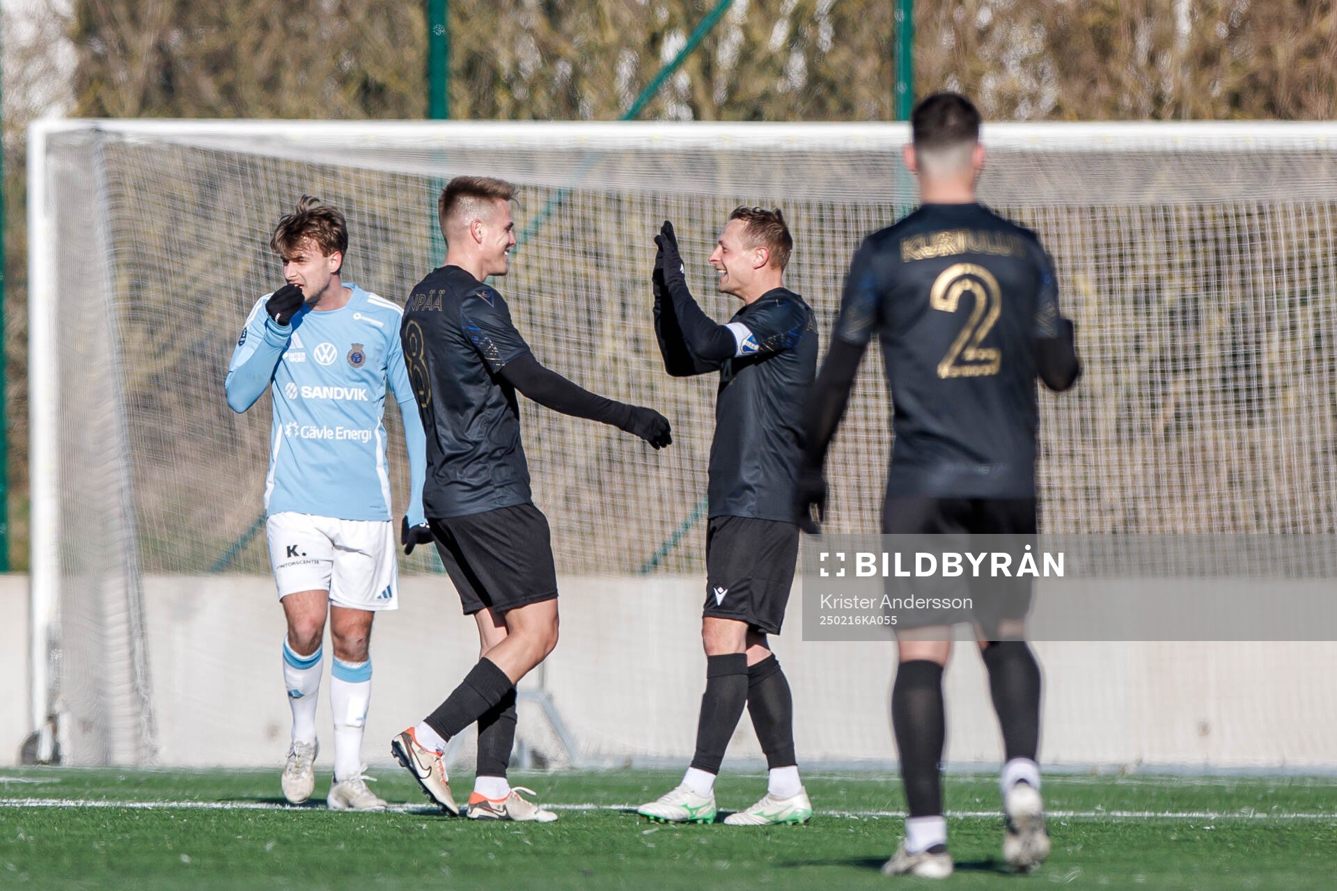 Halmstads Niilo Mäenpää och Joel Allansson jublar