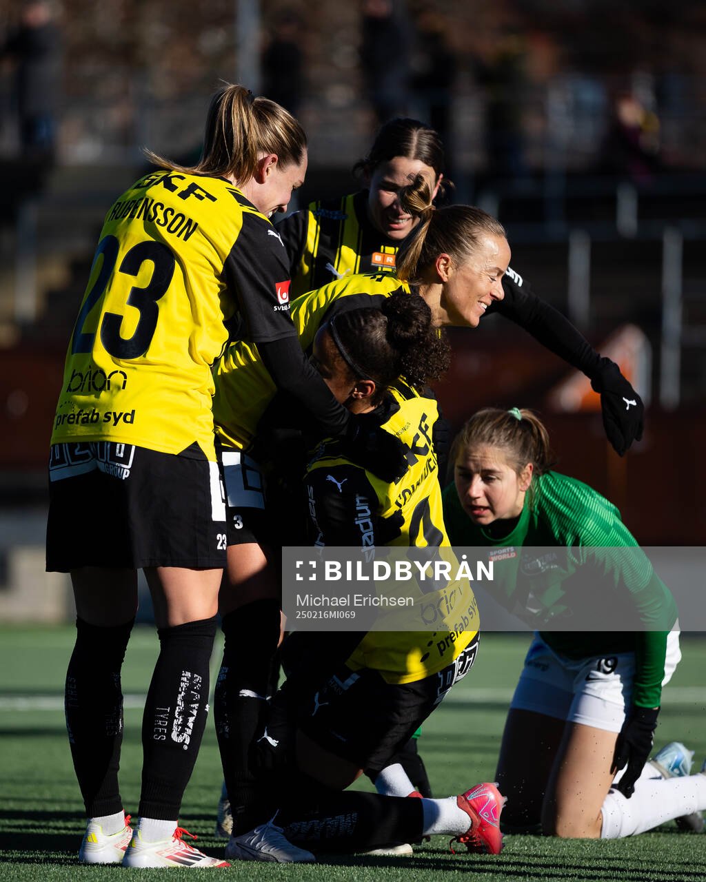Häckens Felicia Schröder jublar
