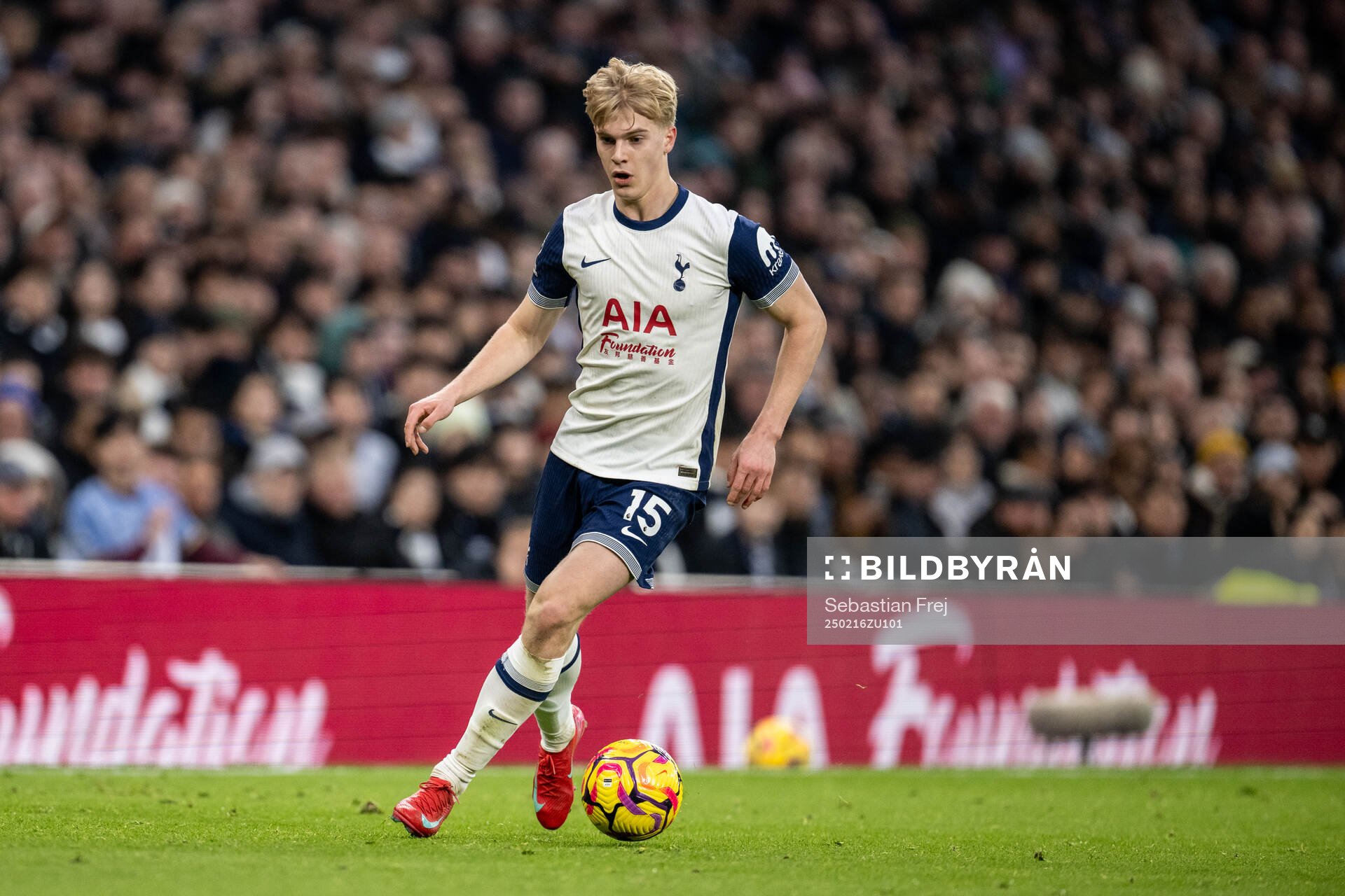 Lucas Bergvall of Tottenham during the Premier League football match between Tottenham Hotspur and Manchester United on February 16, 2025 in London.