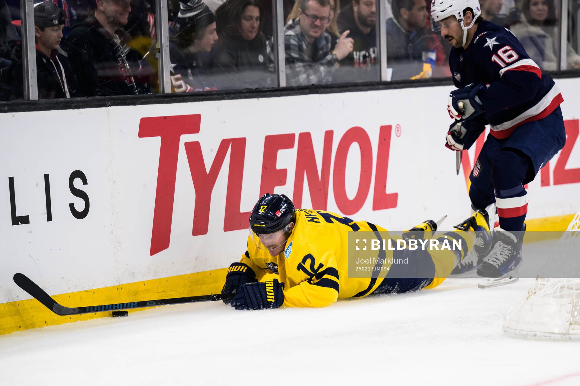 Gustav Nyquist of Sweden and Vincent Trocheck of USA