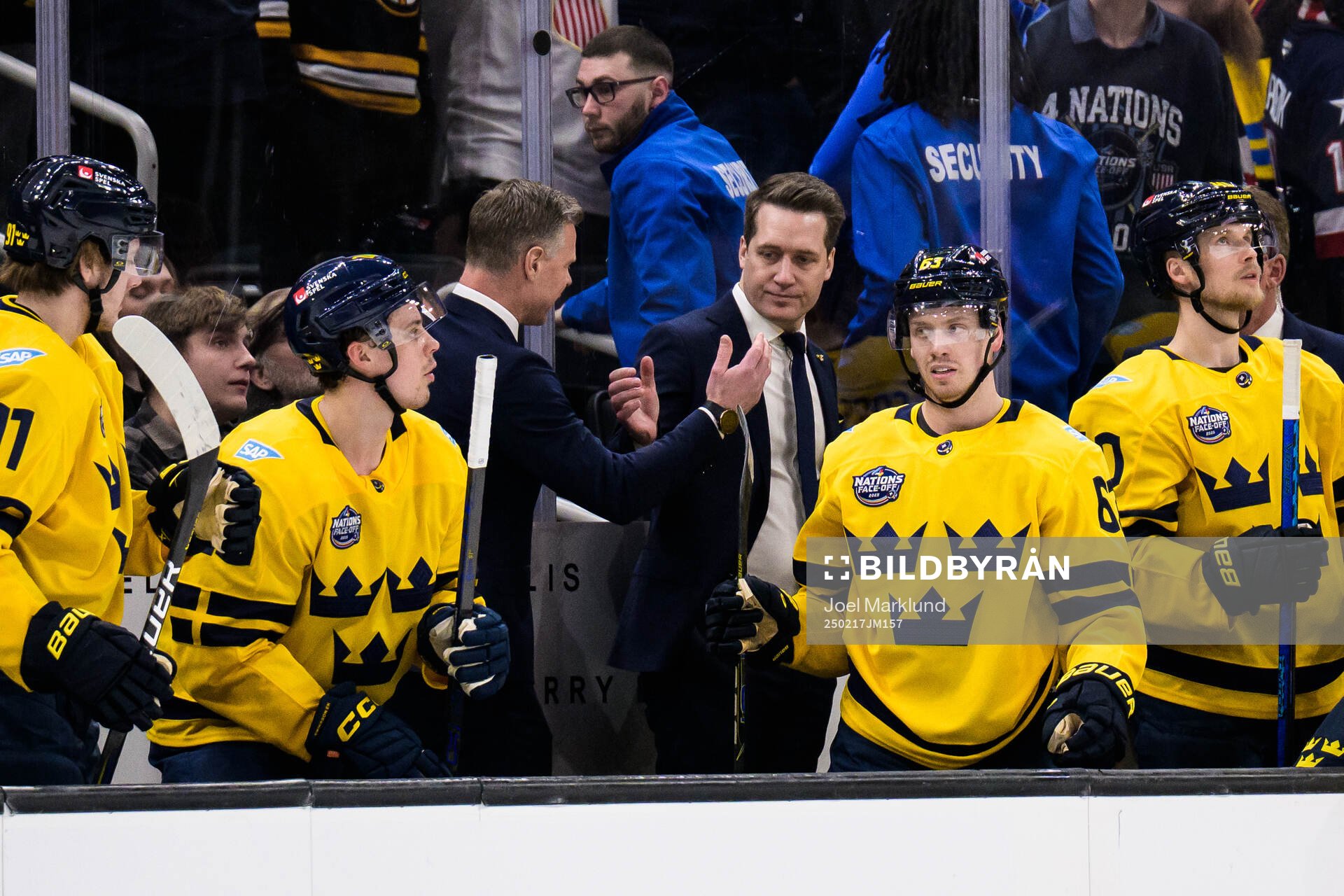 Assistant coach Nicklas Rahm and head coach Sam Hallam of