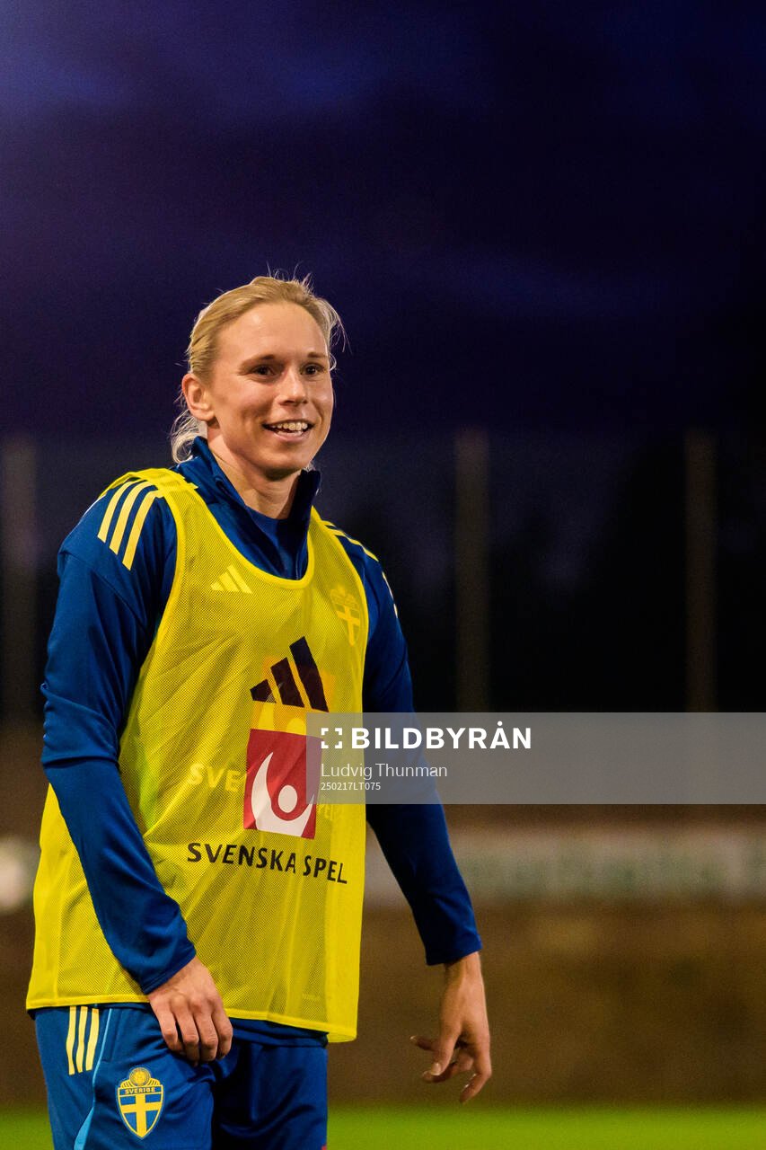 Jonna Andersson during a training session with the women's national football team of Sweden on February 17, 2025 in Marbella. 