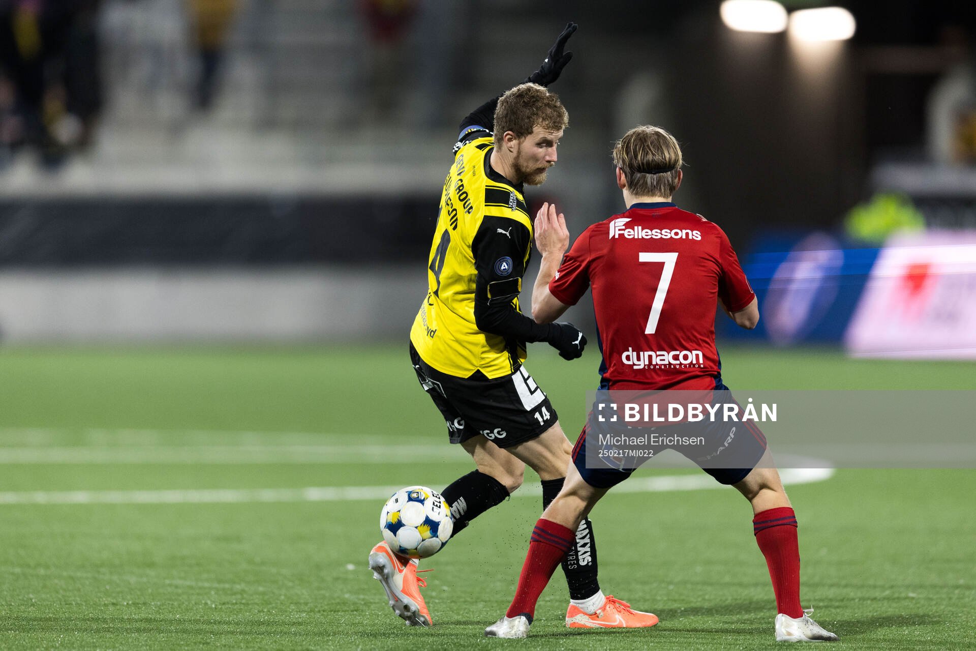 Häckens Simon Gustafson och Östers David Seger