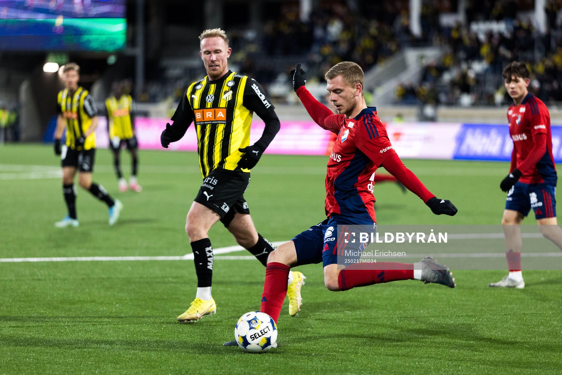 Häckens Mikkel Rygaard Jensen och Östers Dennis Olsson