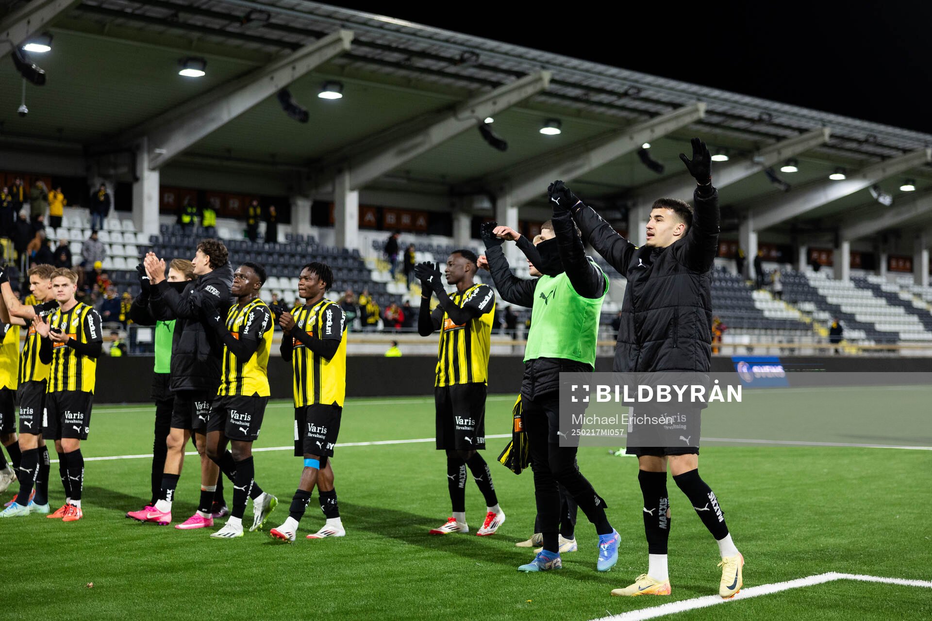 Häckens spelare tackar publiken