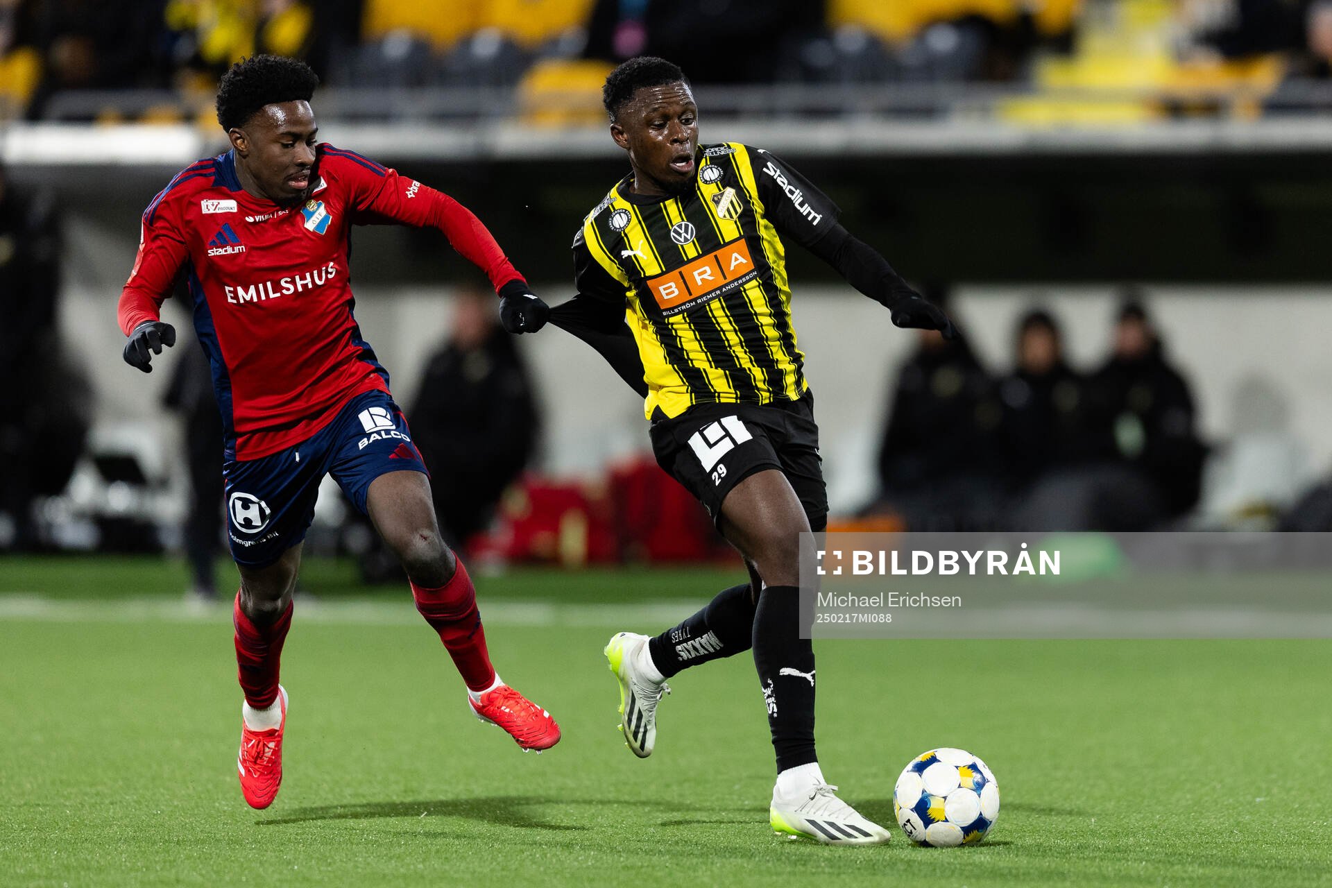 Östers Raymond Adjei och Häckens Zeidane Inoussa
