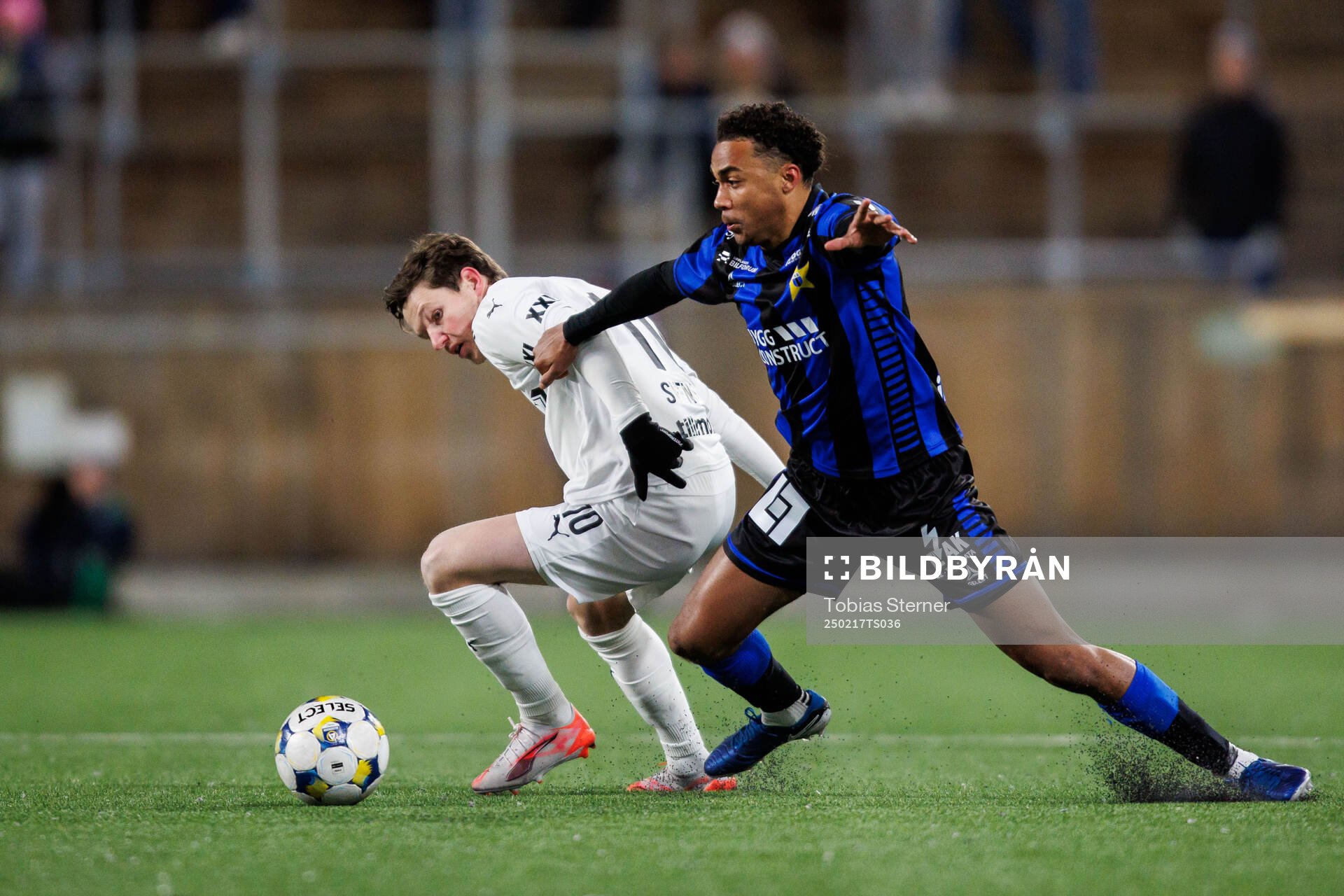Helsingborgs Max Svensson och Sirius Isaac Yawe Höök