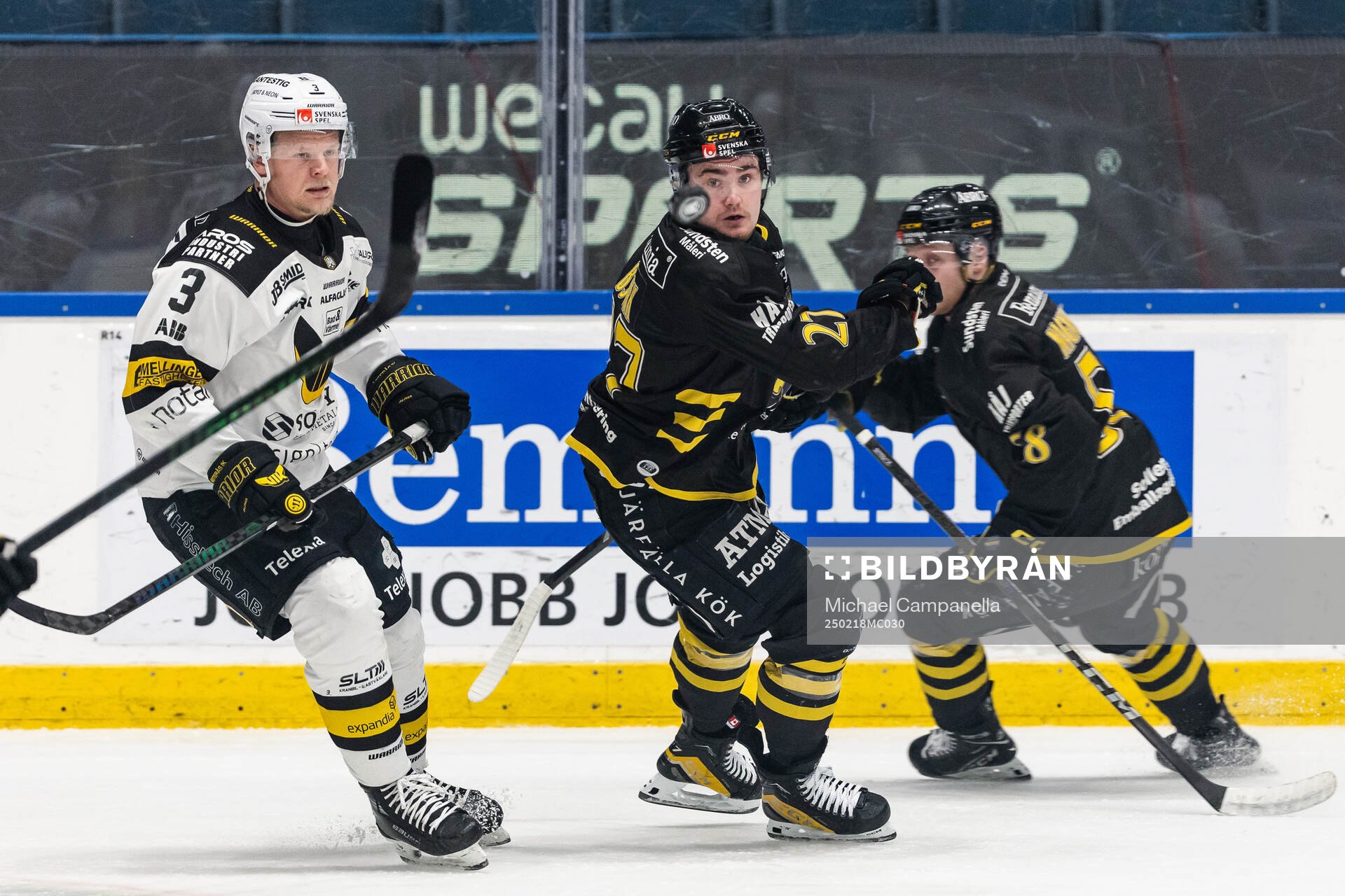 Västerås Niklas Folin och AIKs Christoffer Björk