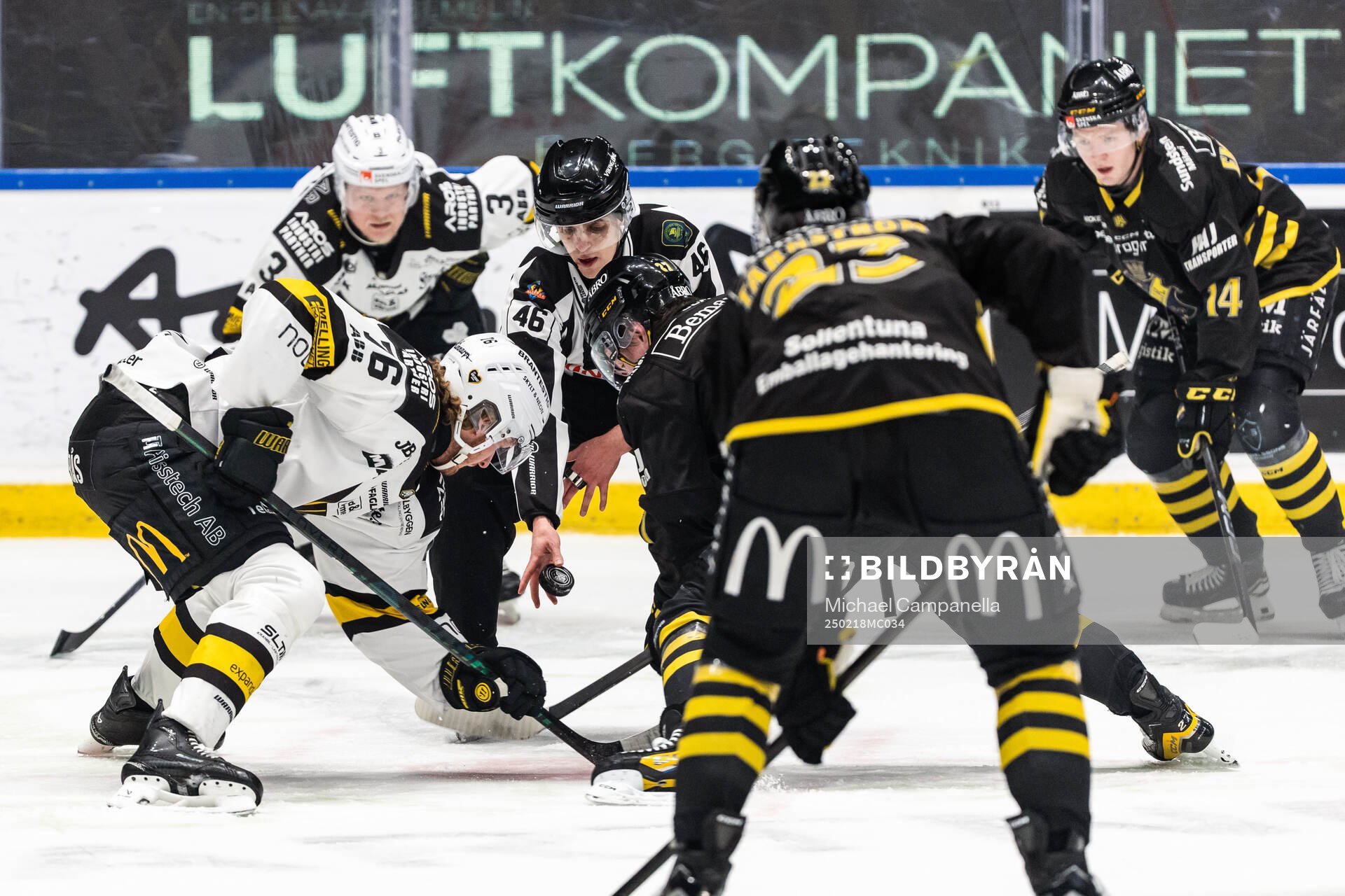 Västerås Oskar Kvist och AIKs Christoffer Björk