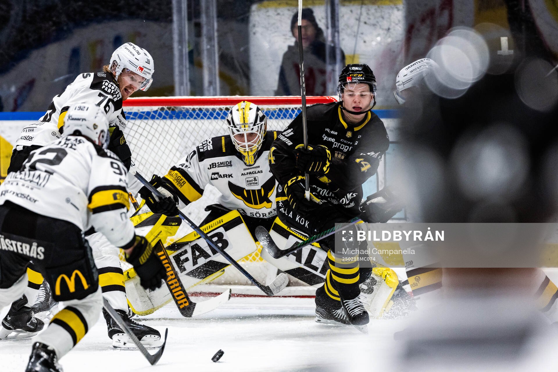 Västerås Oskar Kvist och målvakt Rasmus Korhonen med