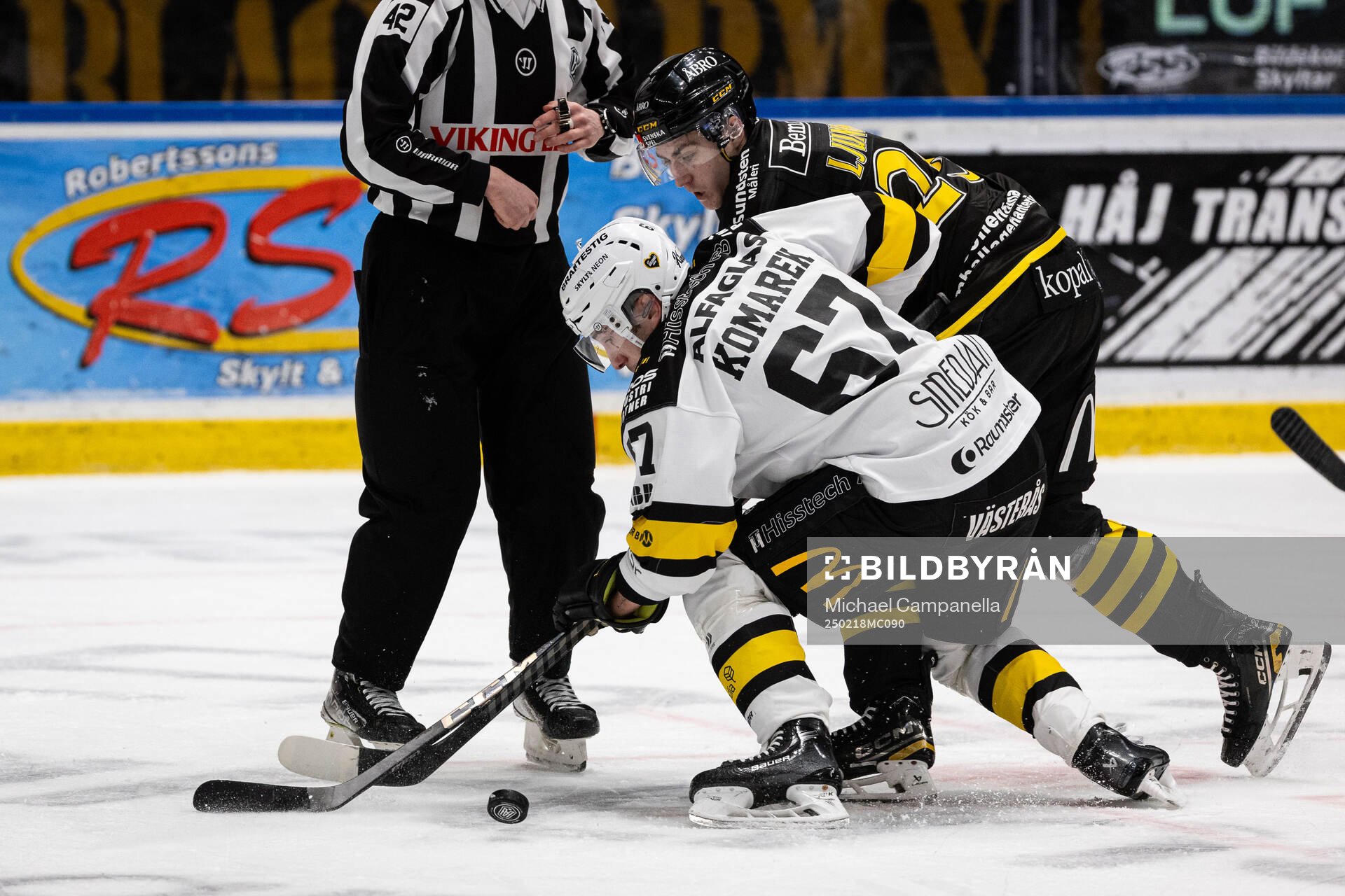Västerås Konstantin Komarek och AIKs Daniel Ljungman