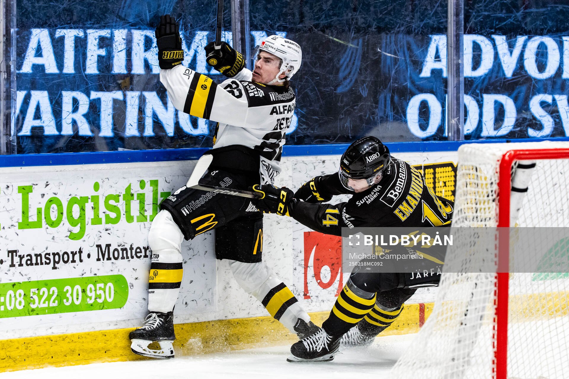 Västerås Christian Berger och AIKs Jesper Emanuelsson