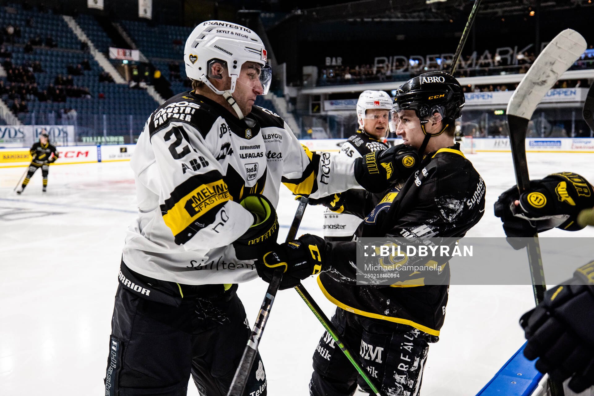 Västerås Henrik Malmström och AIKs Daniel Ljungman