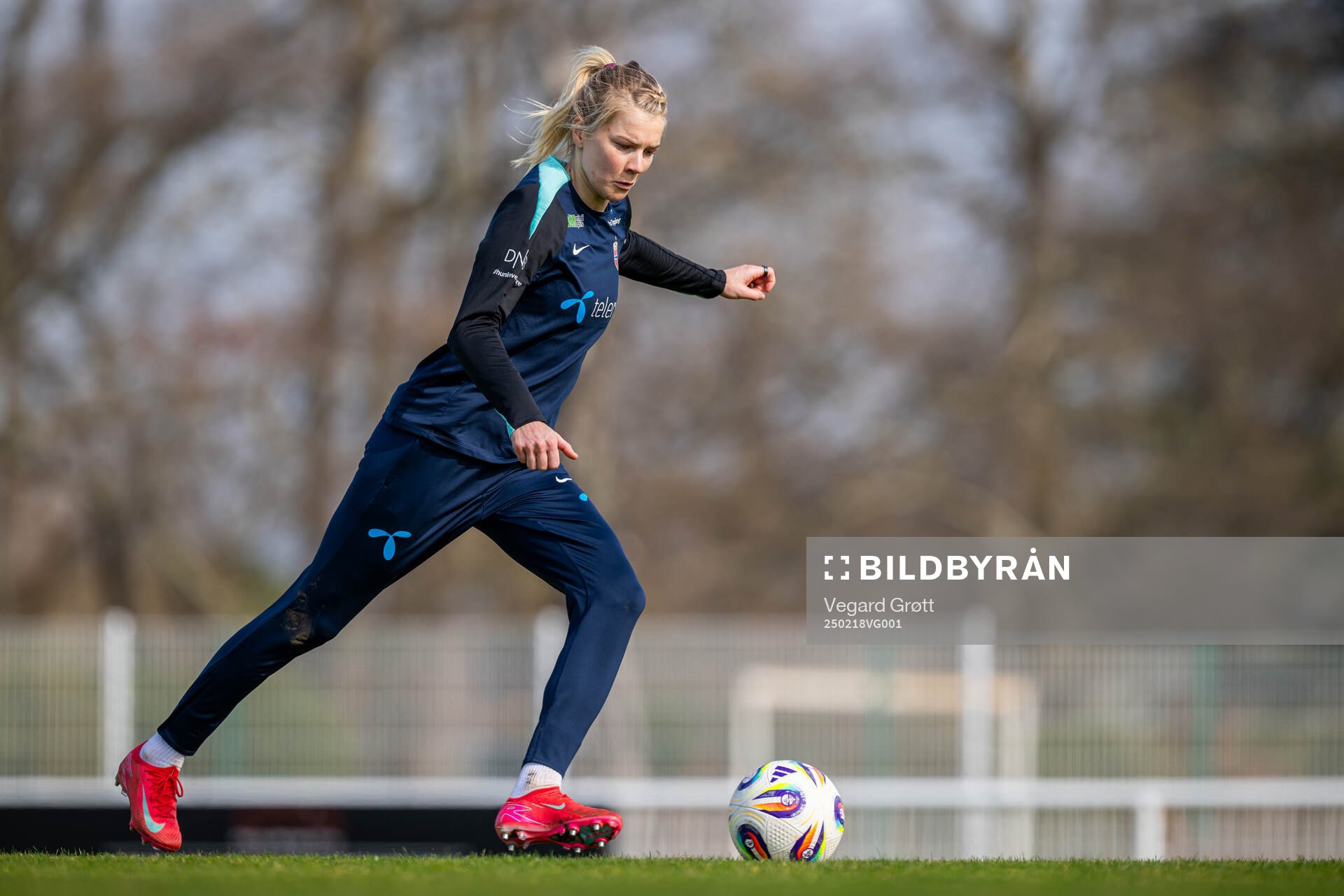 Ada Hegerberg of the Norwegian women's national football team during a training session on February 18, 2025 in Toulouse. 