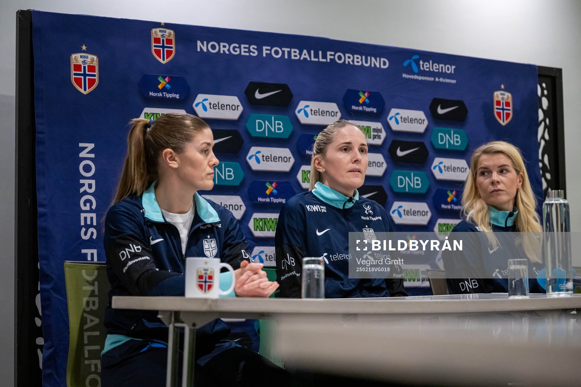 Maren Mjelde, head coach Gemma Grainger and Ada Hegerberg