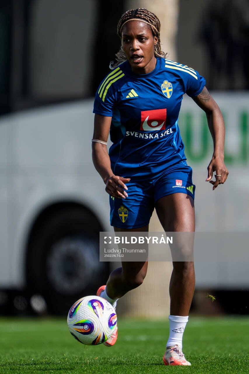 Evelyn Ijeh of the women’s national football team of