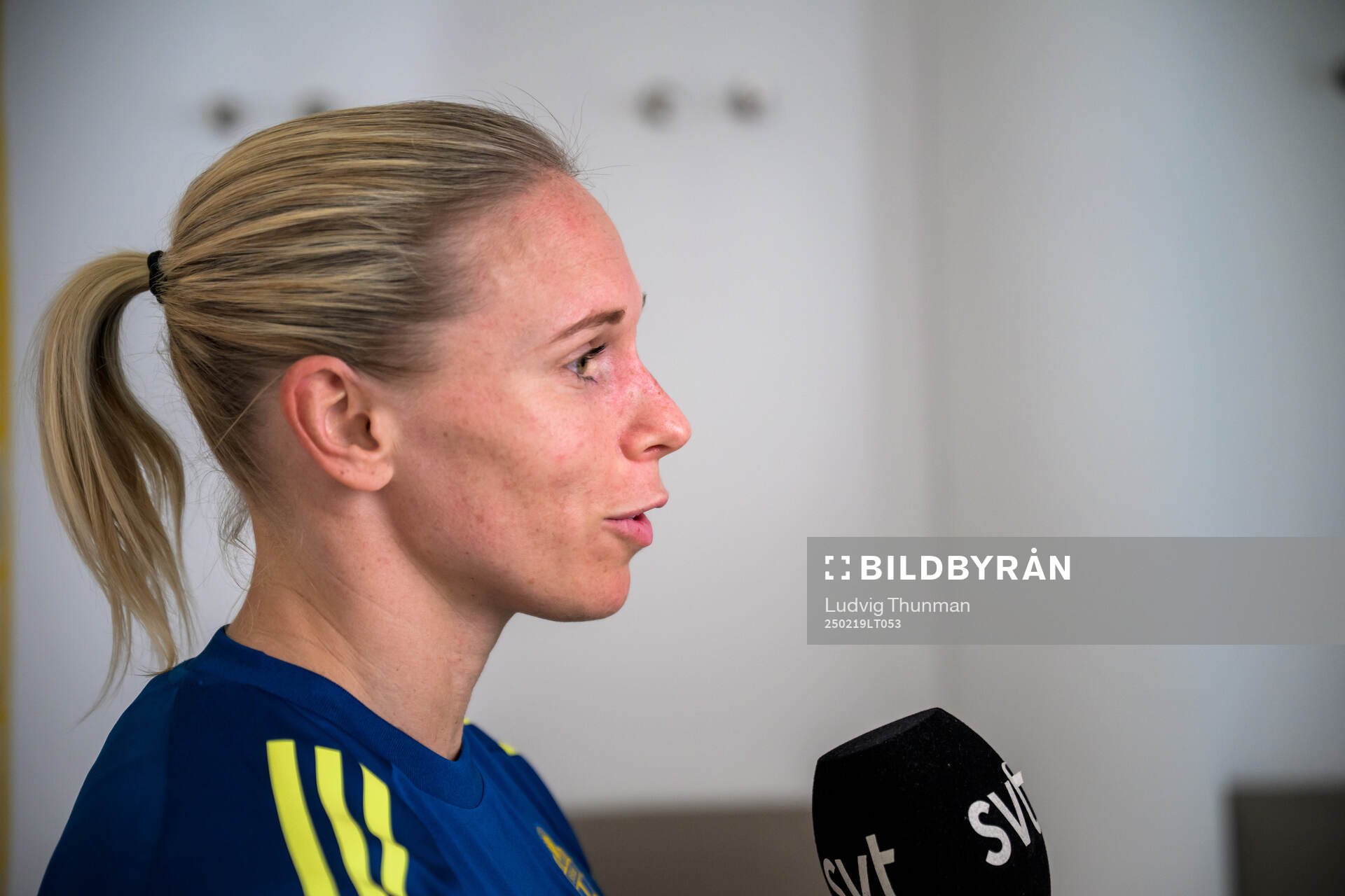 Jonna Andersson of the women’s national football team of Sweden is interviewed by the media after a training session on February 19, 2025 in Marbella. 