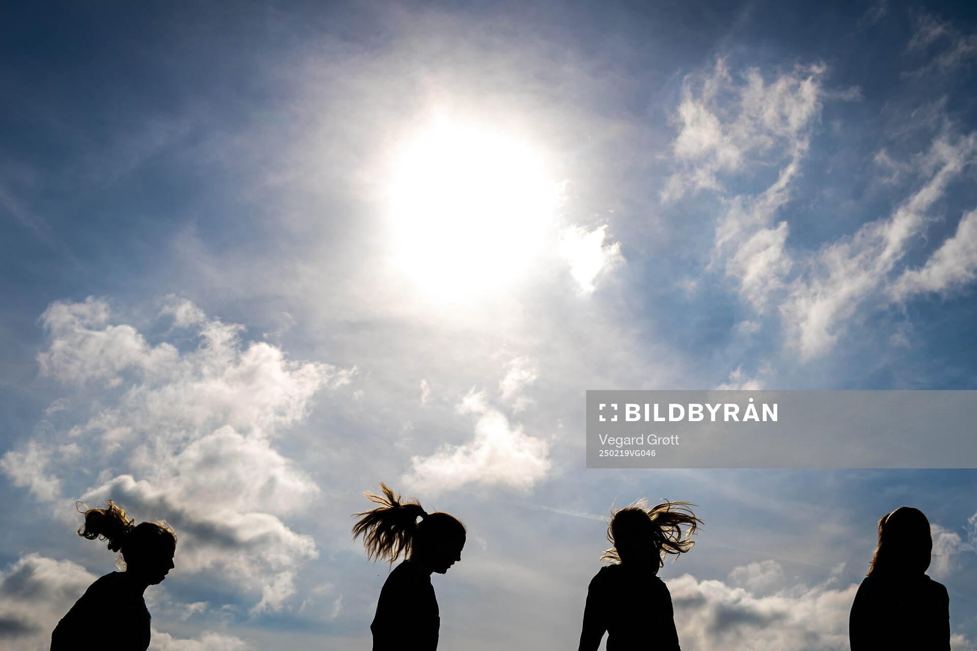 The silhouettes of Justine Kielland, Tuva Hansen, Mathilde