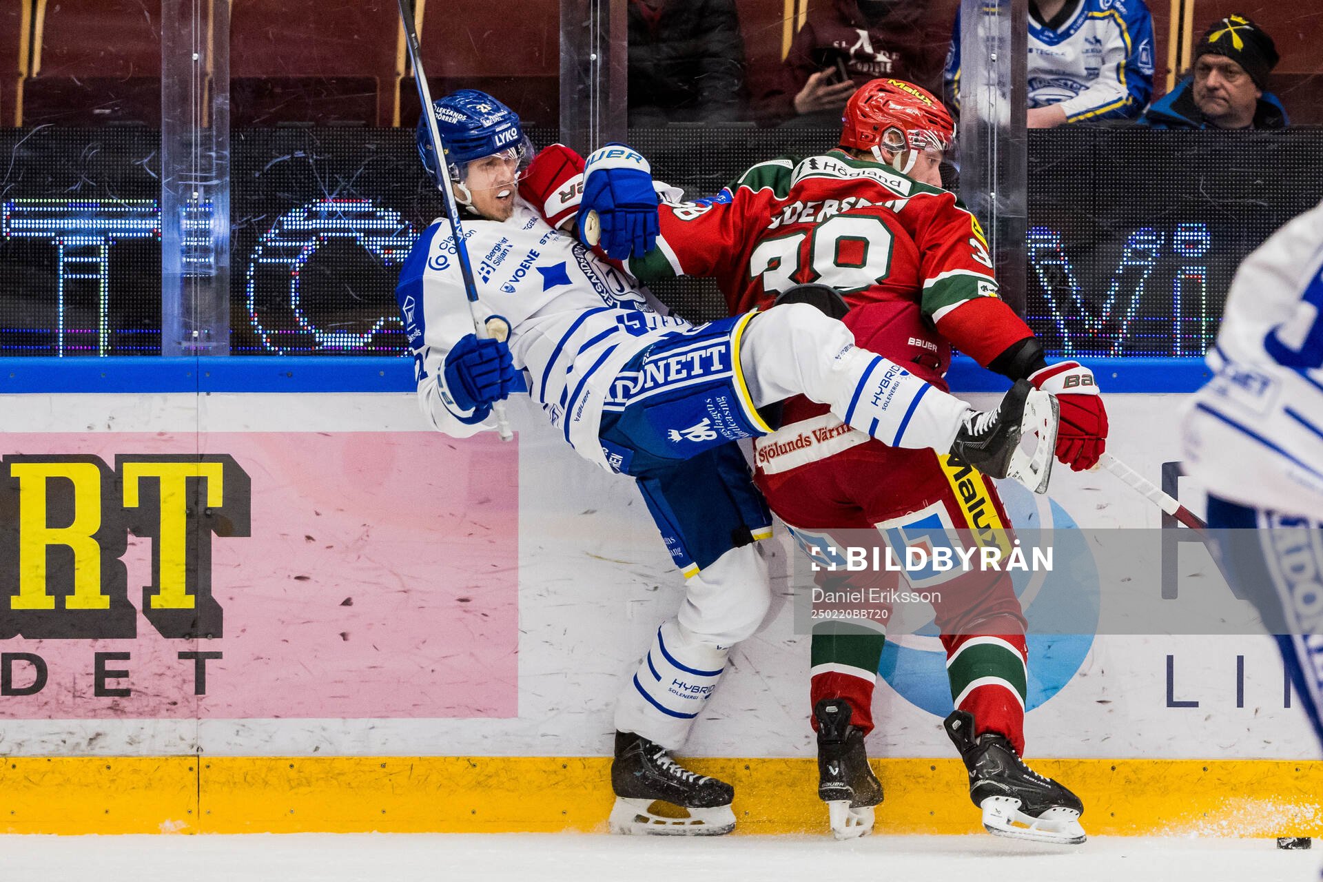 Leksands Marek Hrivik och Modos Måns Carlsson jublar