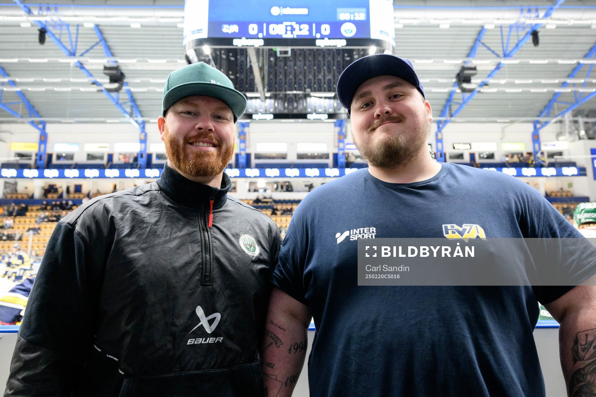 Frölundas materialförvaltare Andy Fagerström och HV71s