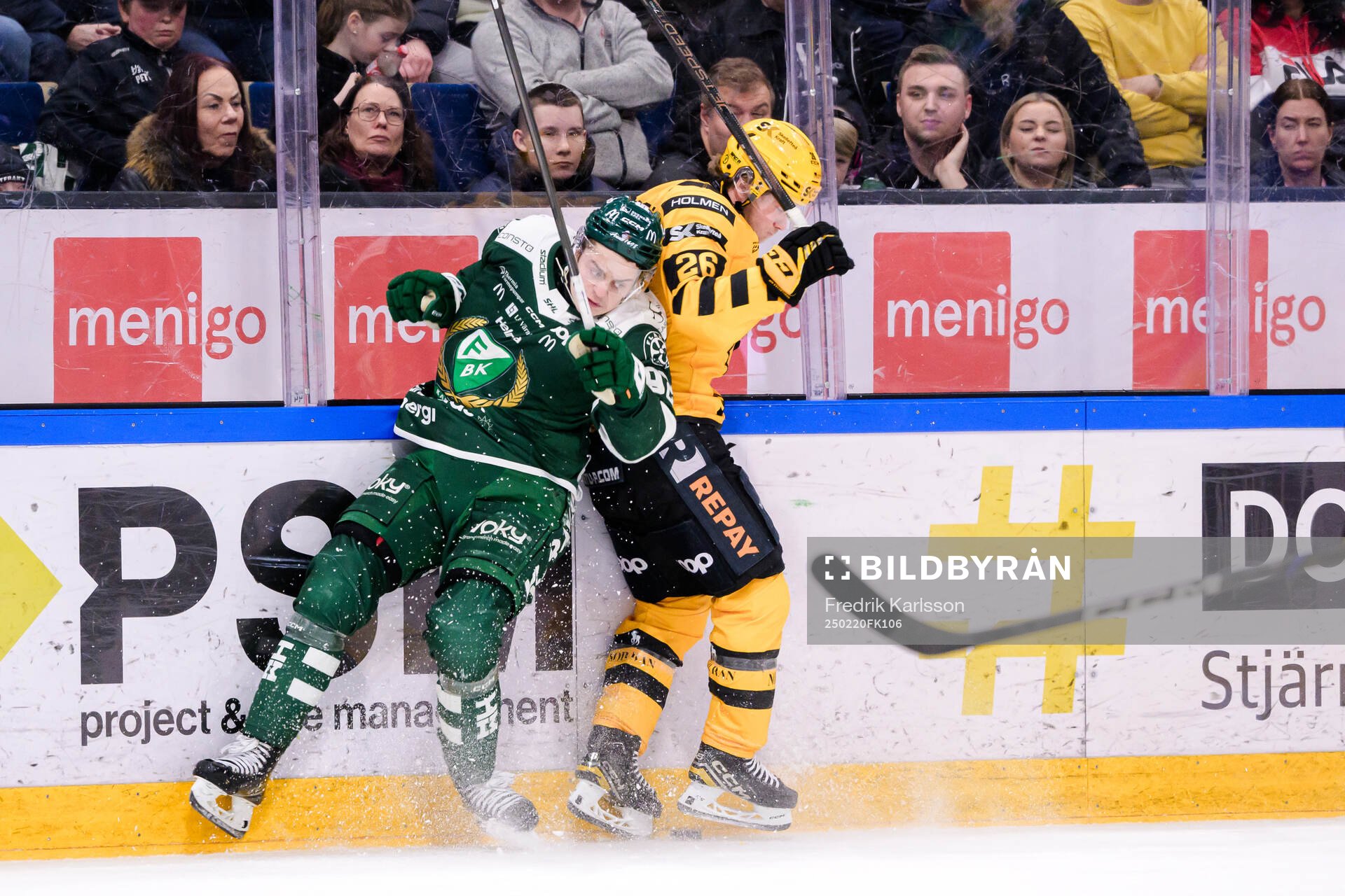 Färjestads Lucas Forsell och Skellefteås Anton Heikkinen