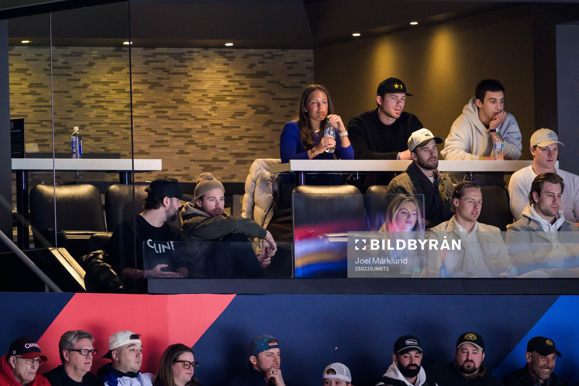 Agent Filip Andreasson together with Swedish players Elias