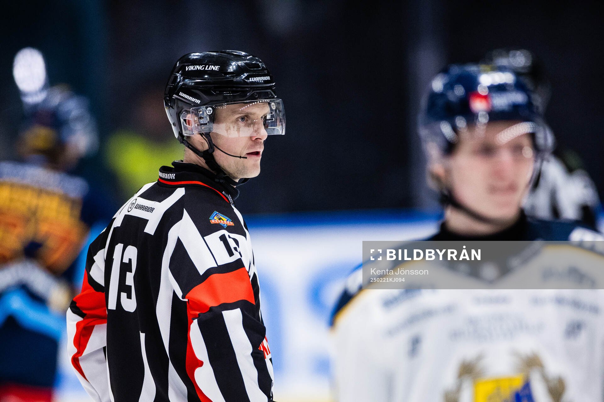 Domare Stefan Leijonklo ‘under ishockeymatchen i