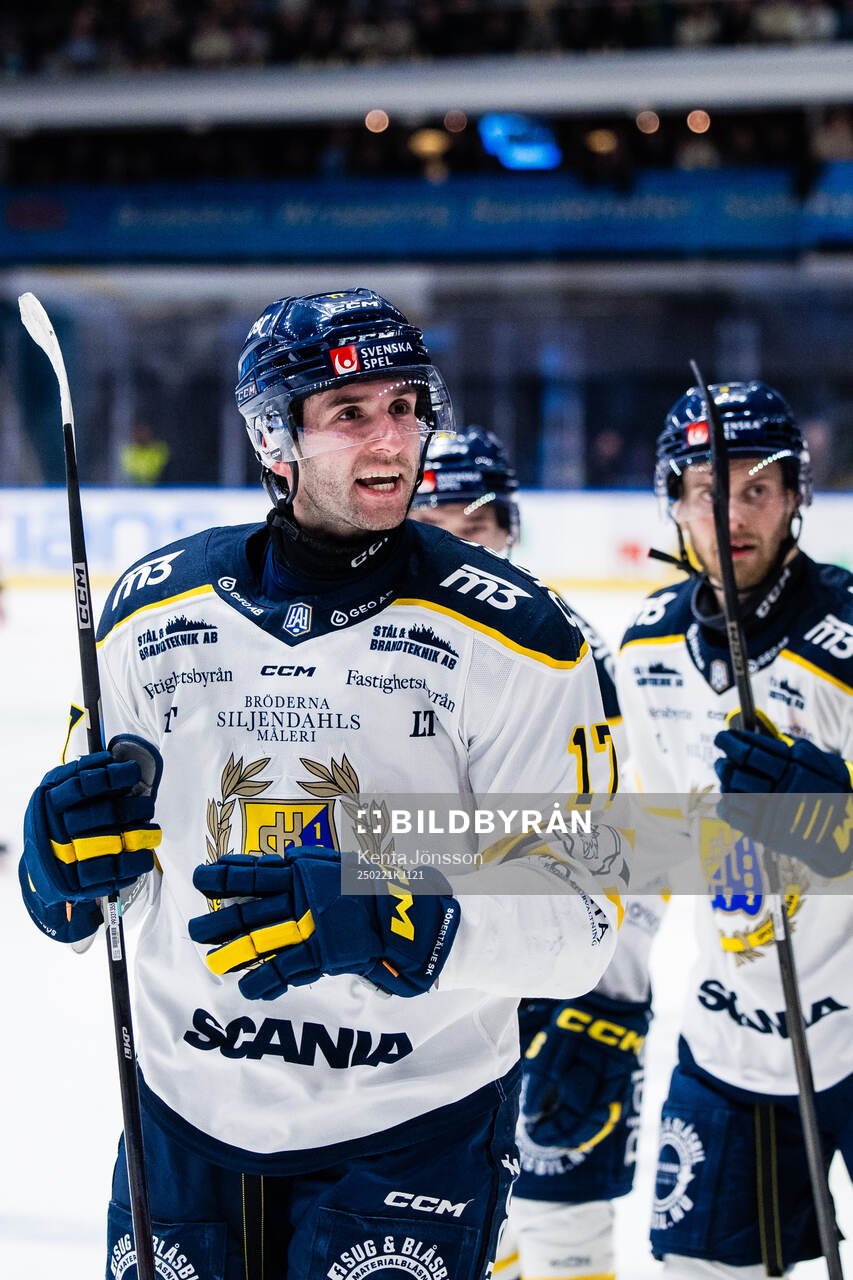 Södertäljes Amil Krupic jublar